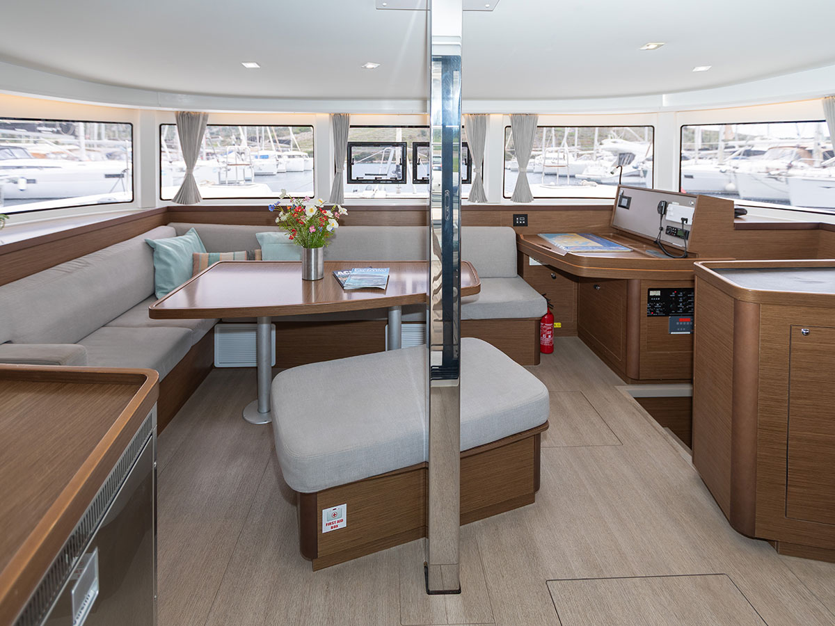Lagoon 42 — photo 12