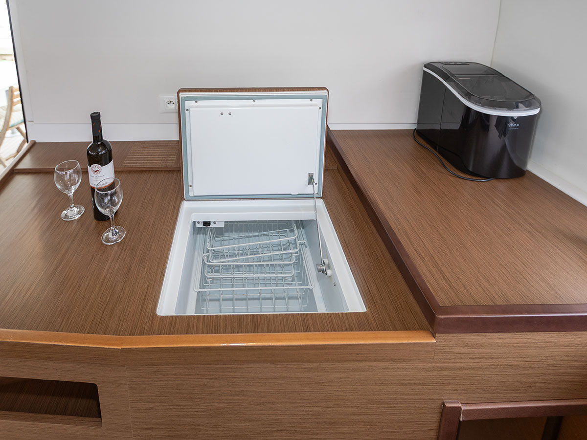 Lagoon 42 — photo 25