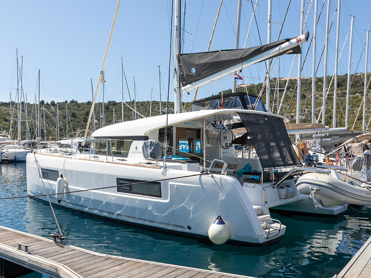 Lagoon 40 — photo 26
