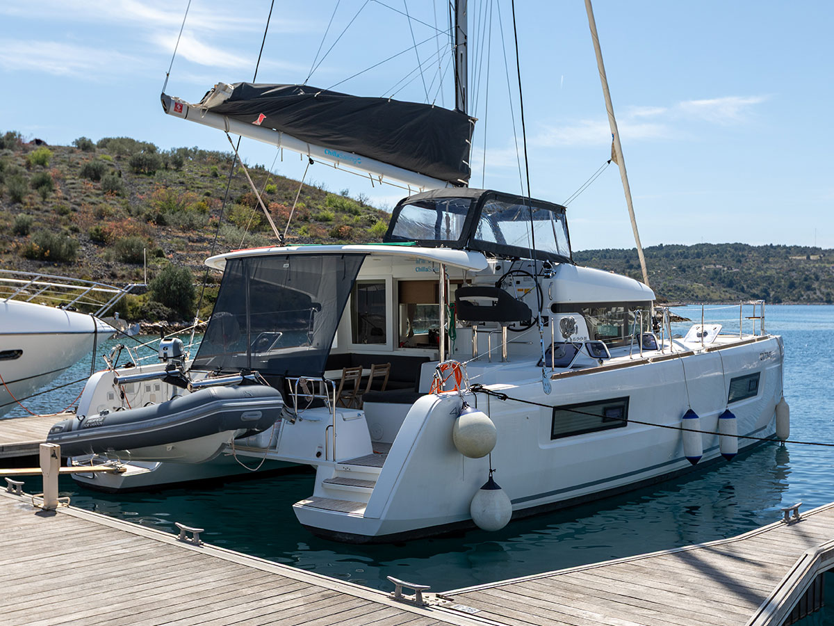 Lagoon 40 — photo 11