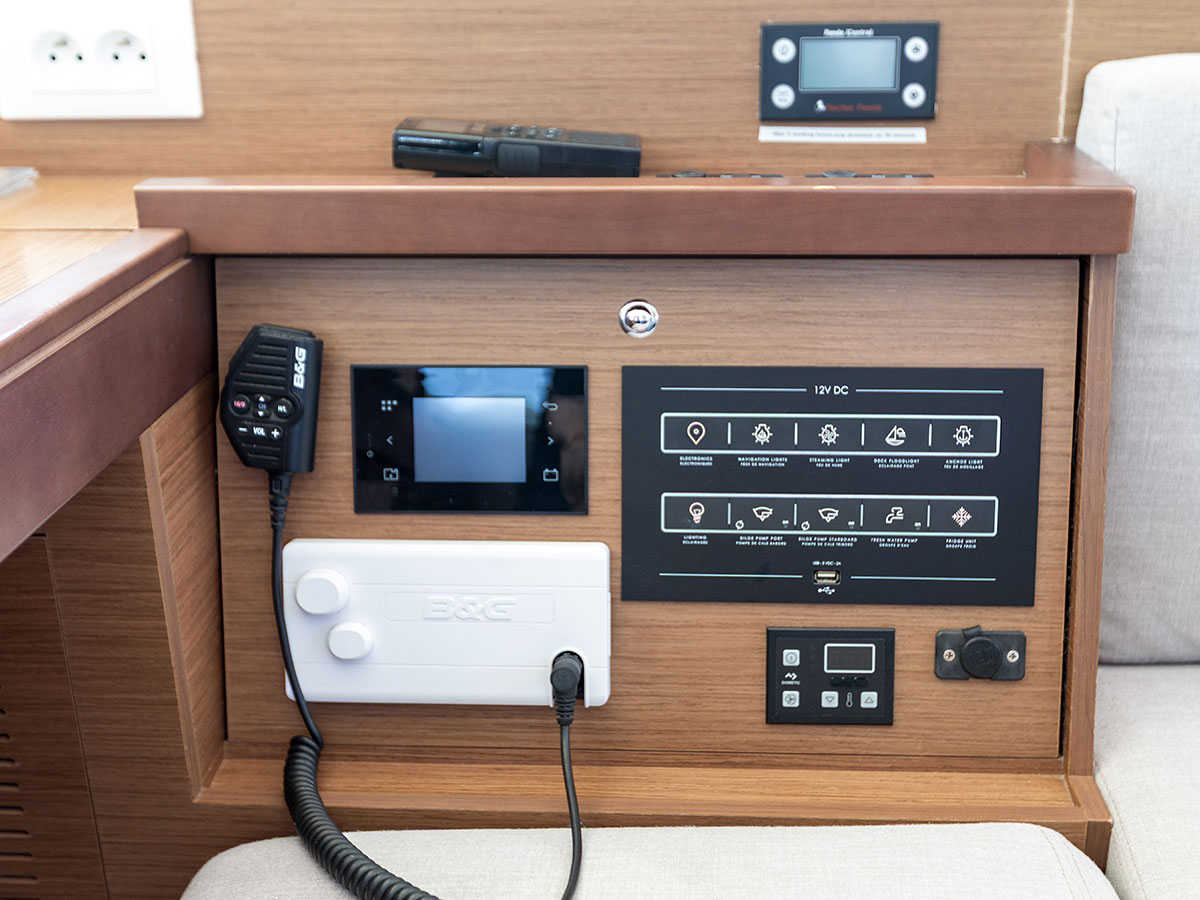 Lagoon 40 — photo 4