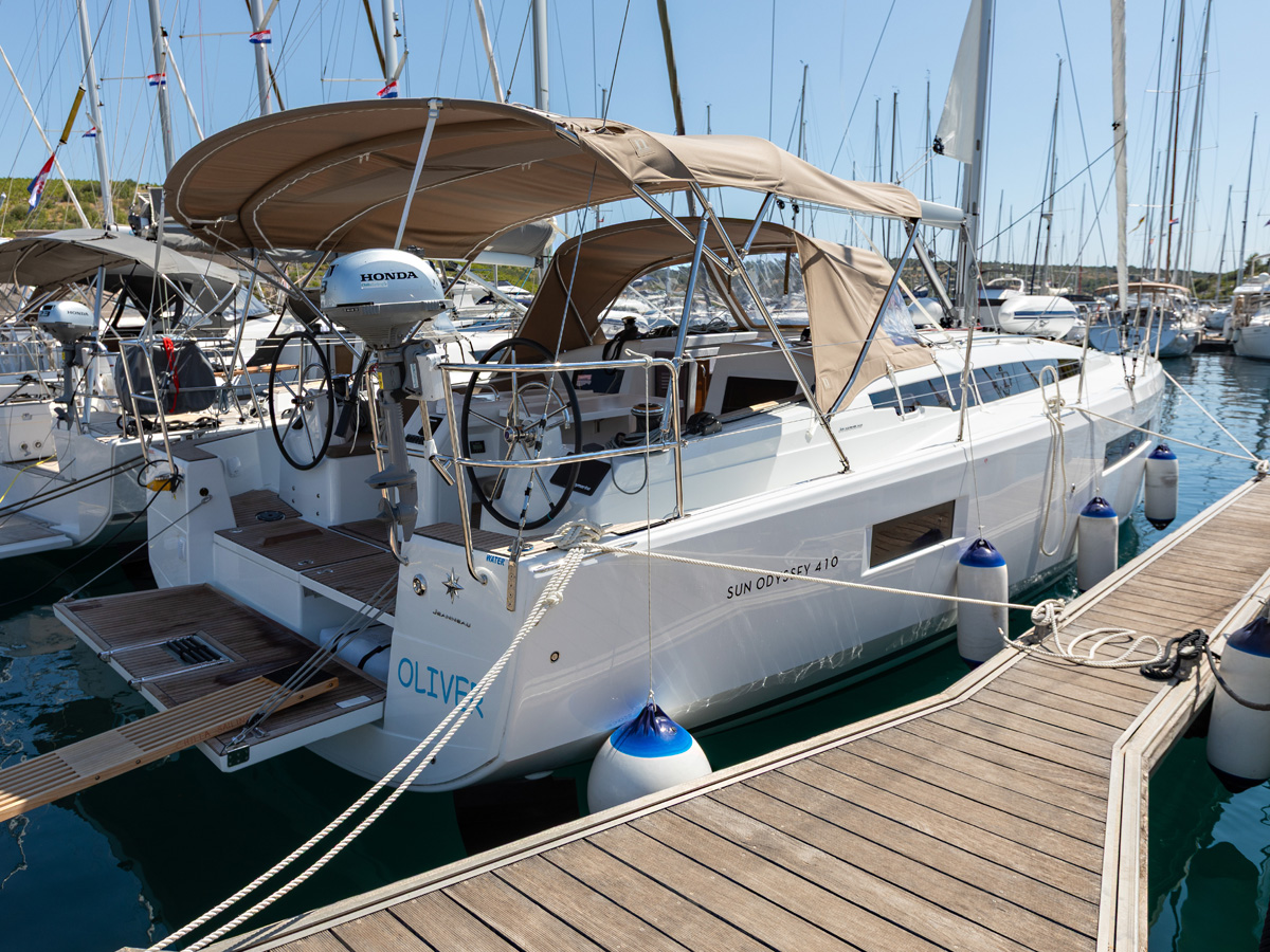 Sun Odyssey 410 — photo 1