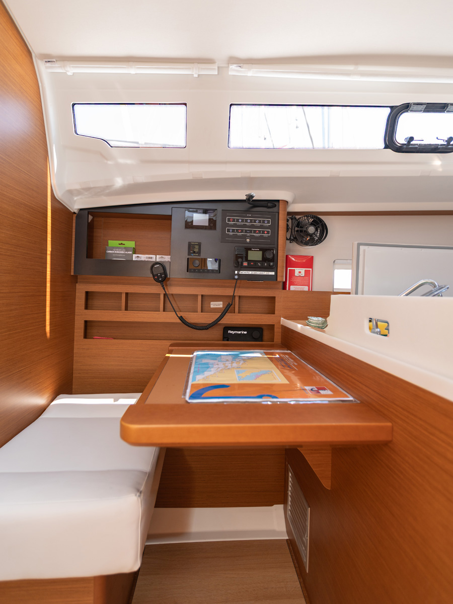 Sun Odyssey 410 — photo 3