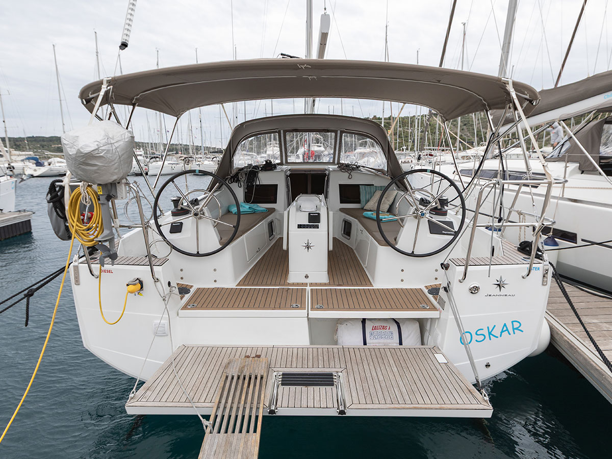 Sun Odyssey 410 — photo 1