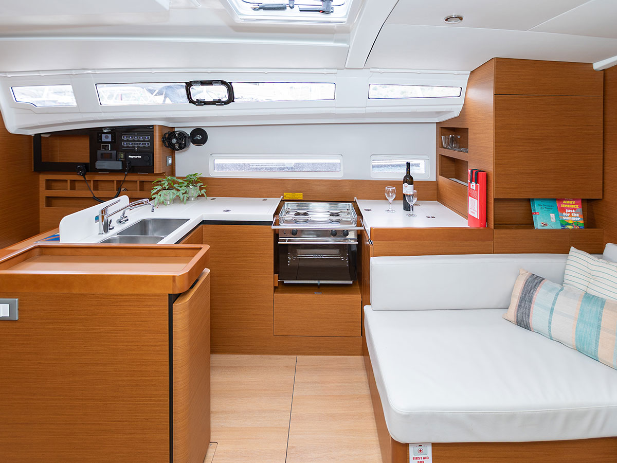 Sun Odyssey 410 — photo 5