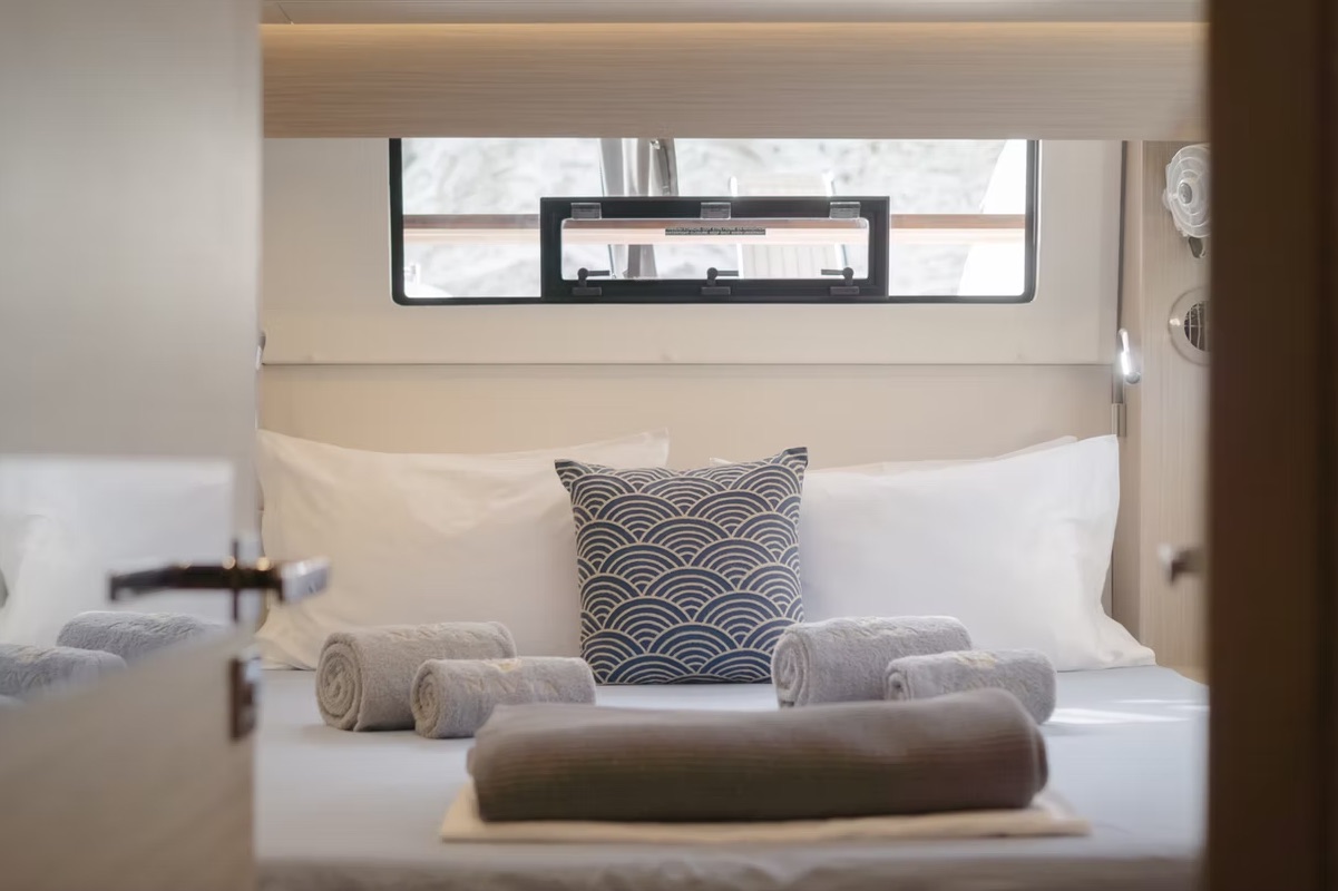 Photo #8 - Lagoon 51 (Navya) in Lefkada - 64067