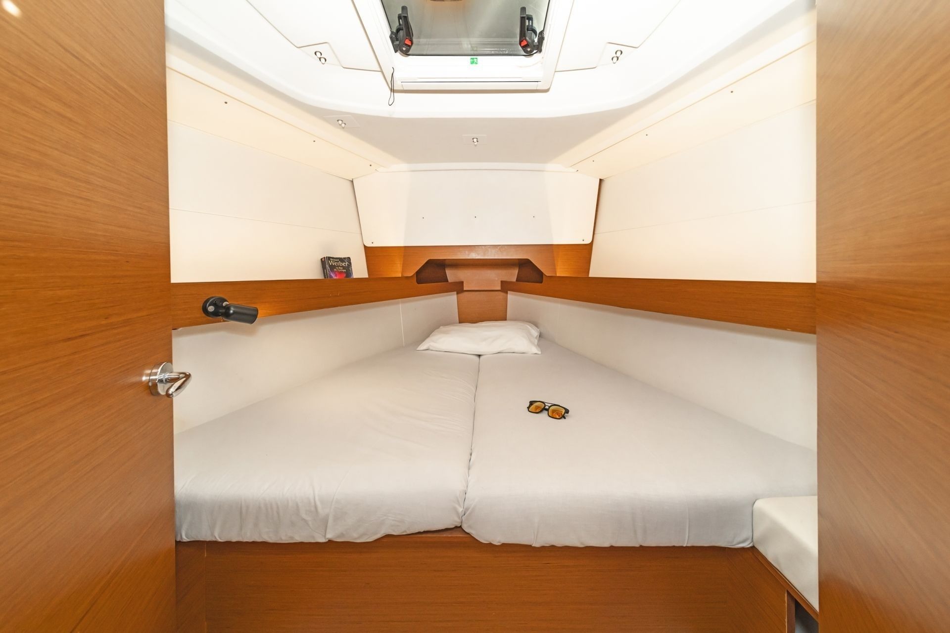 Photo #7 - Sun Odyssey 349 (AGIOS NIKOLAOS) in Skiathos - 64088