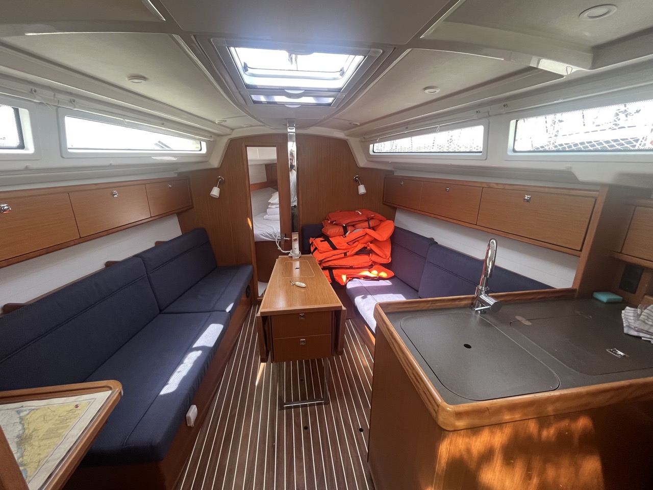 Bavaria Cruiser 34 — photo 11