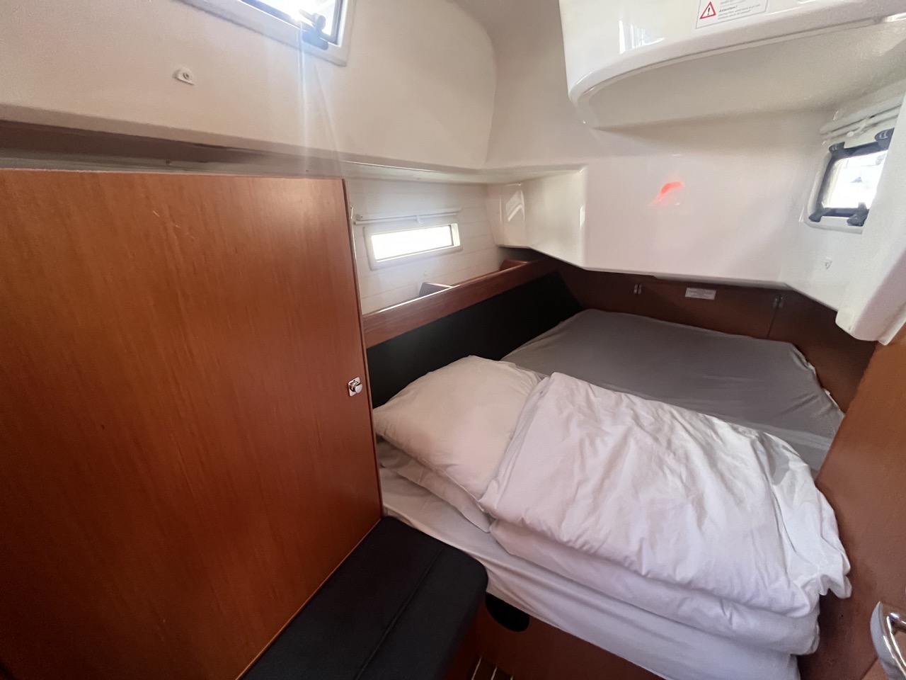 Bavaria Cruiser 37 — photo 17
