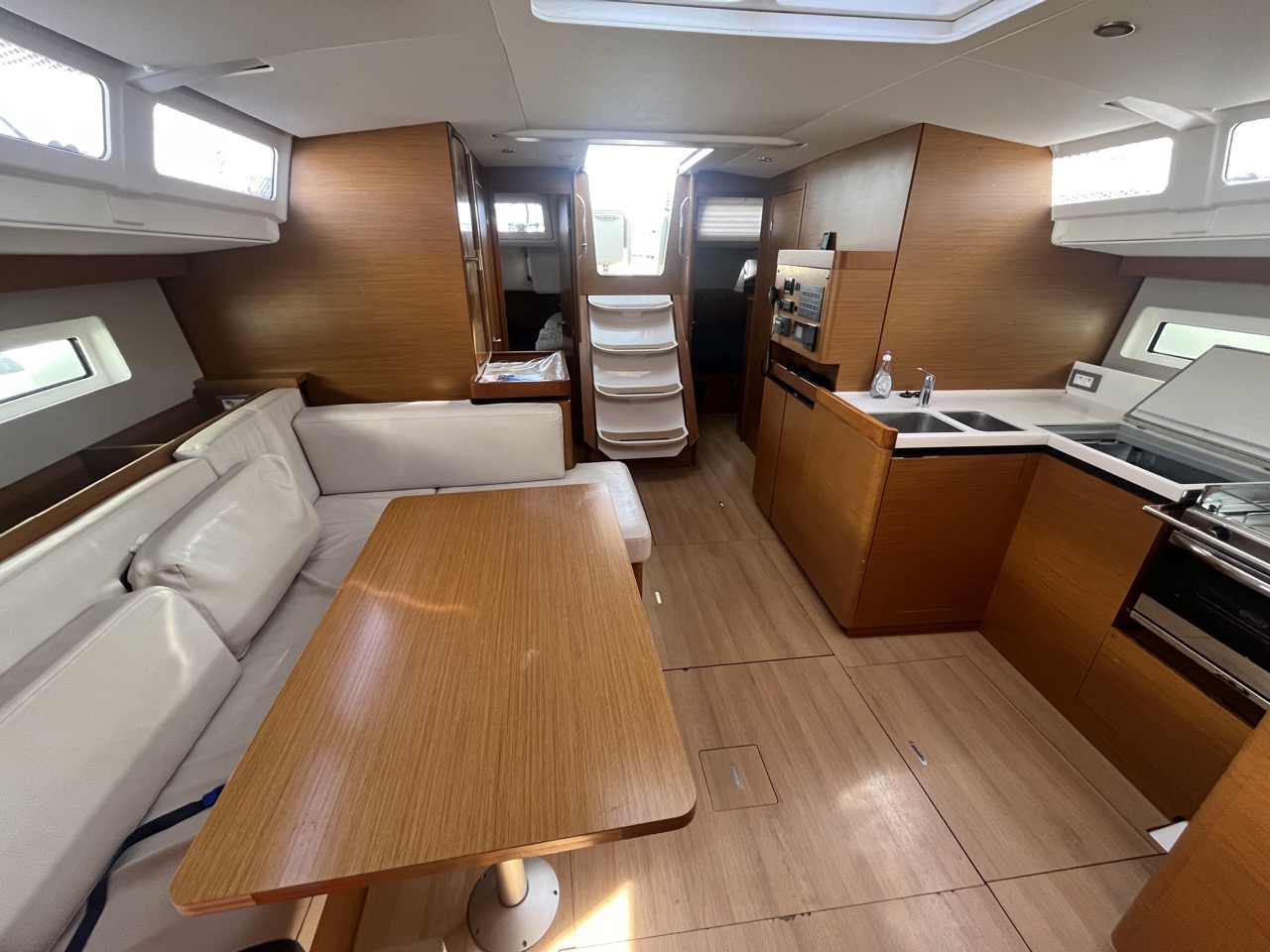 Sun Odyssey 490 — photo 4