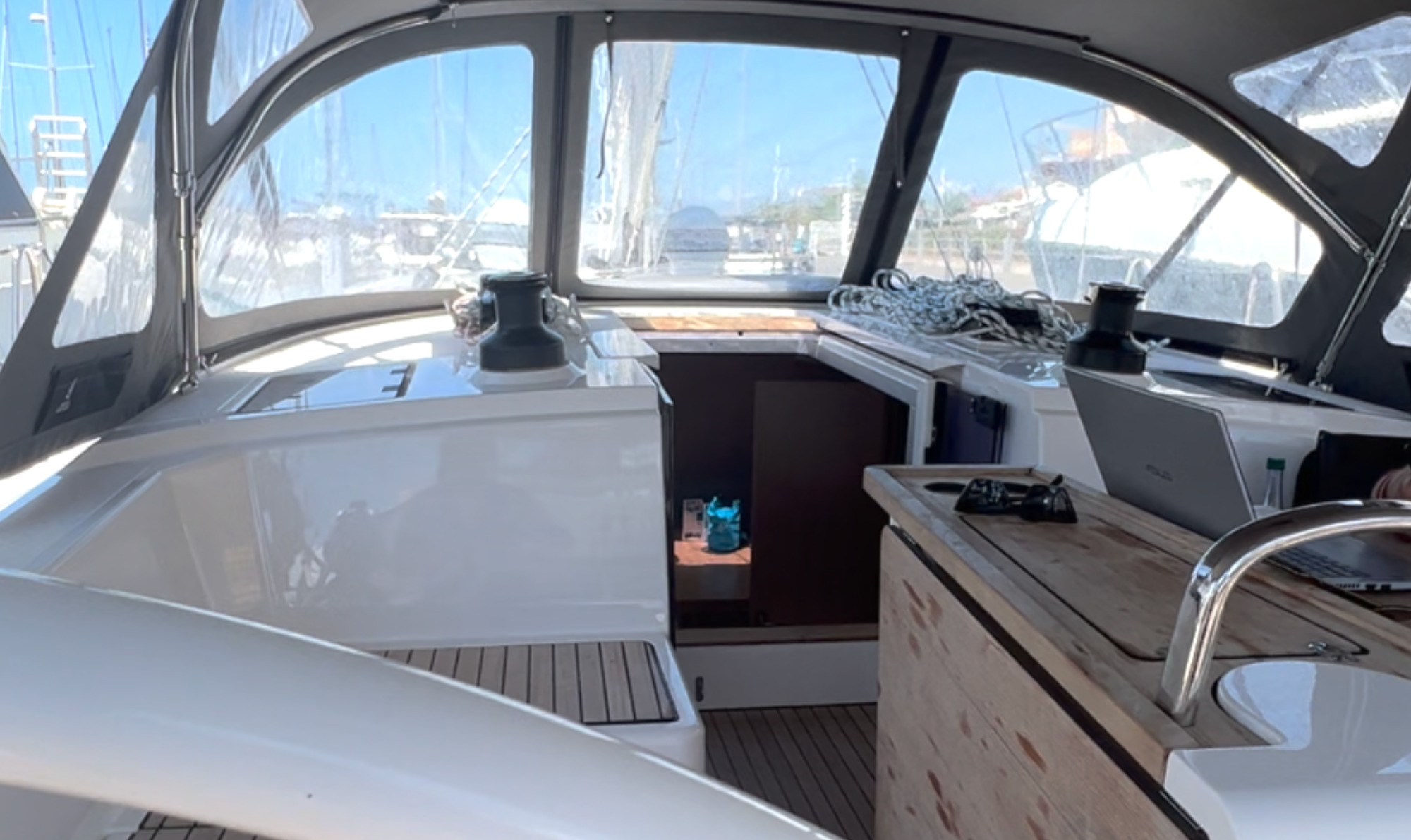 Bavaria C42 — photo 9
