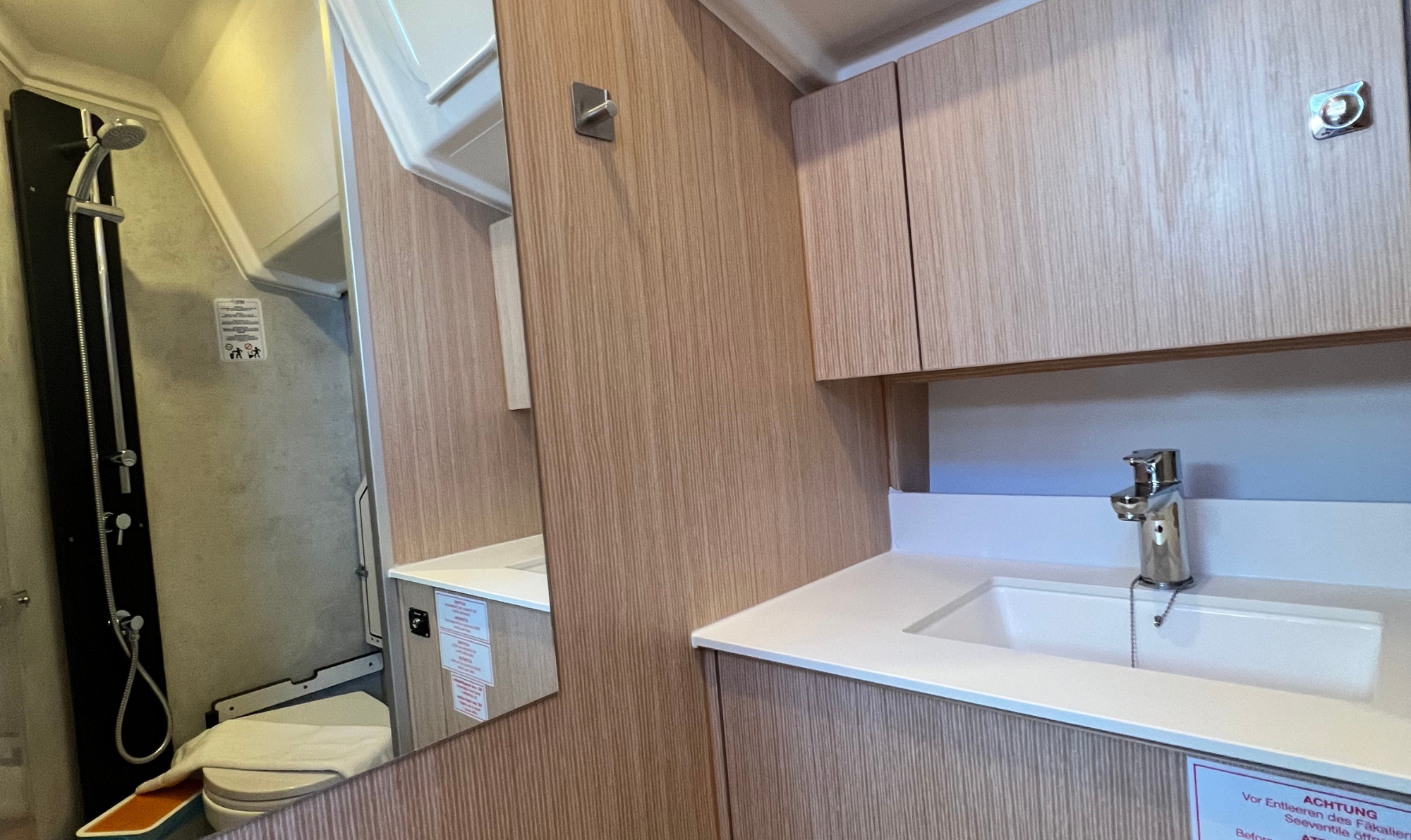 Bavaria C42 — photo 8
