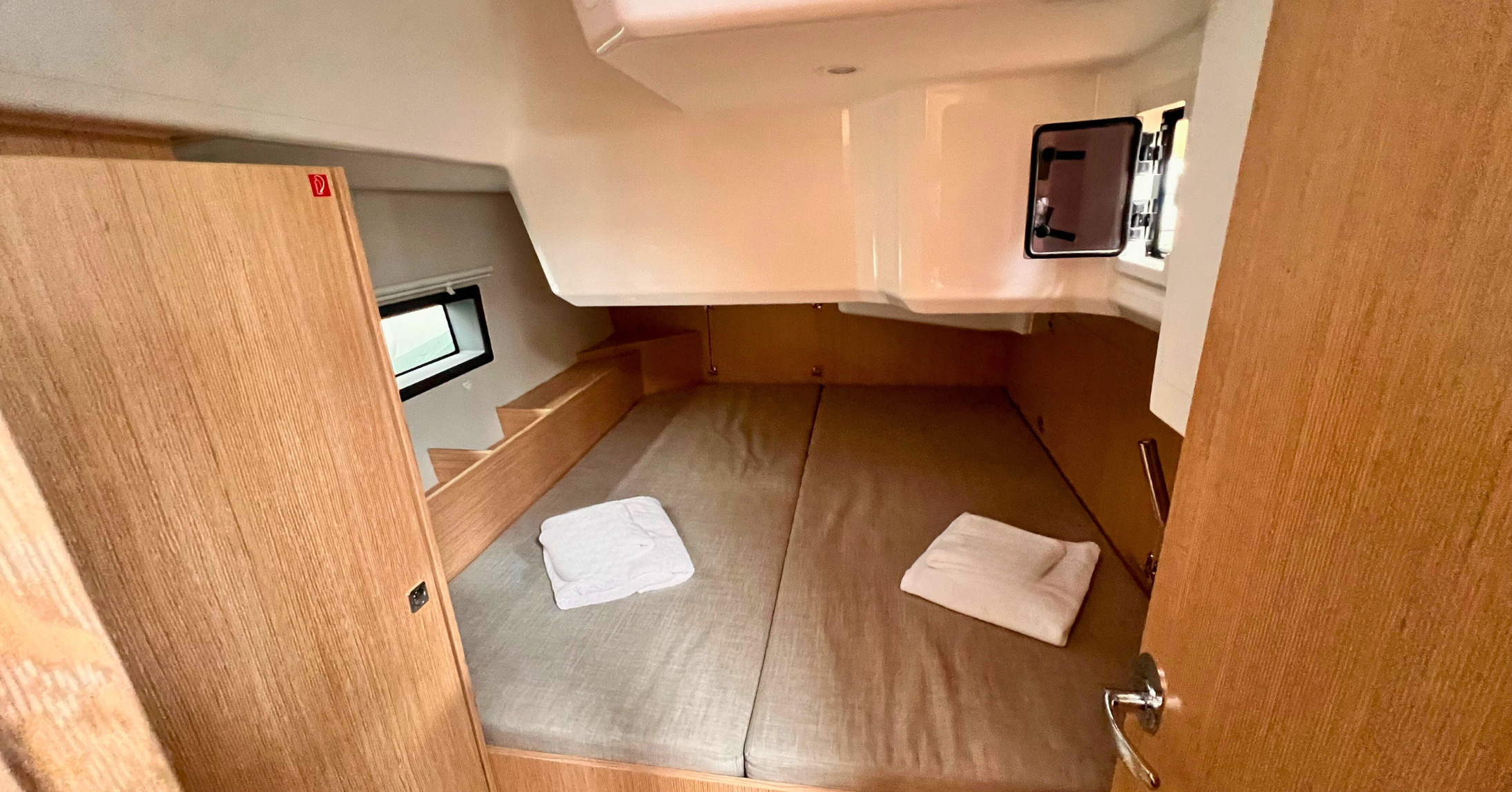 Bavaria C42 — photo 10