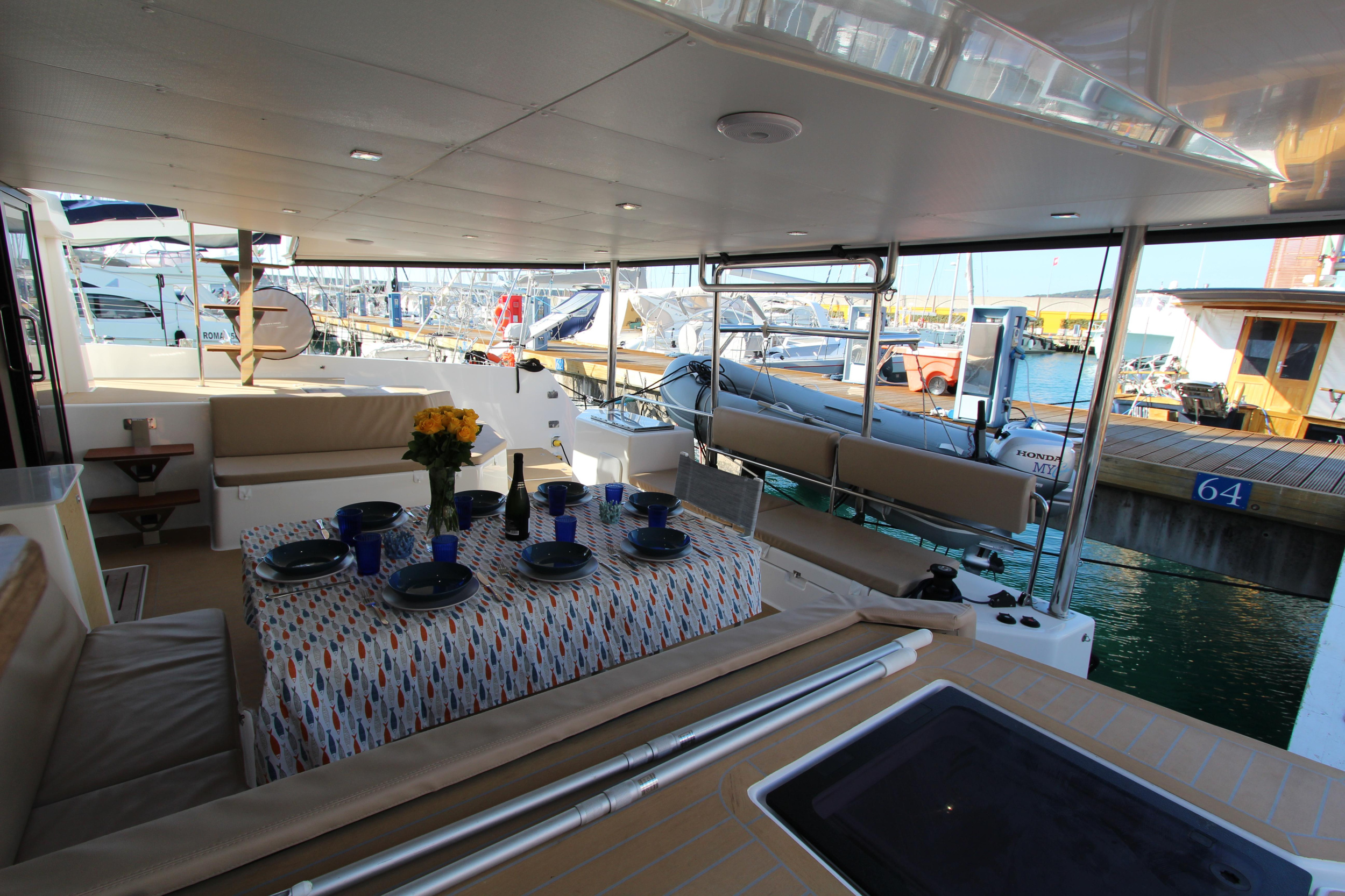 Dufour Catamaran 48 5c+5h — photo 11