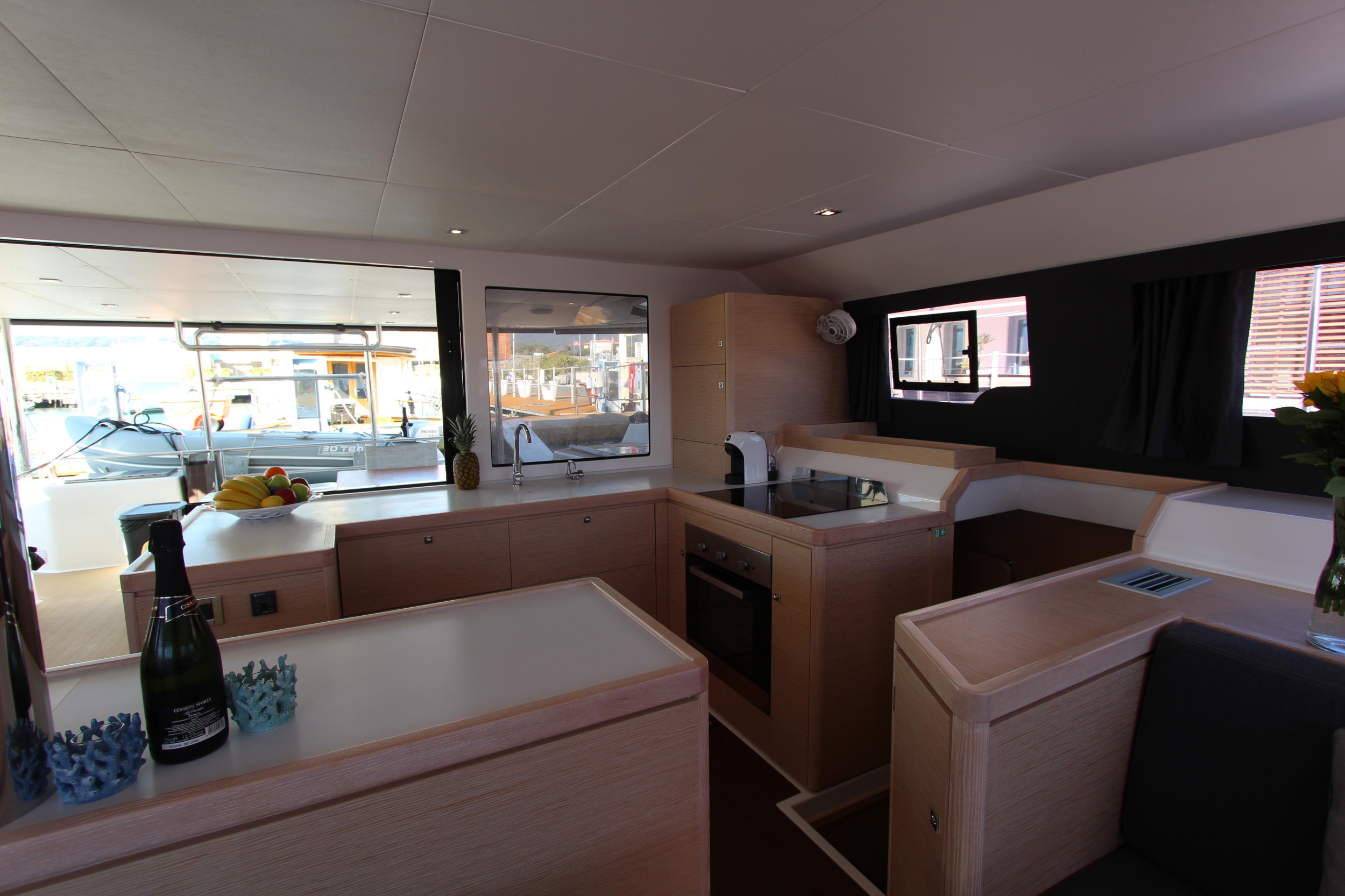 Dufour Catamaran 48 5c+5h — photo 6