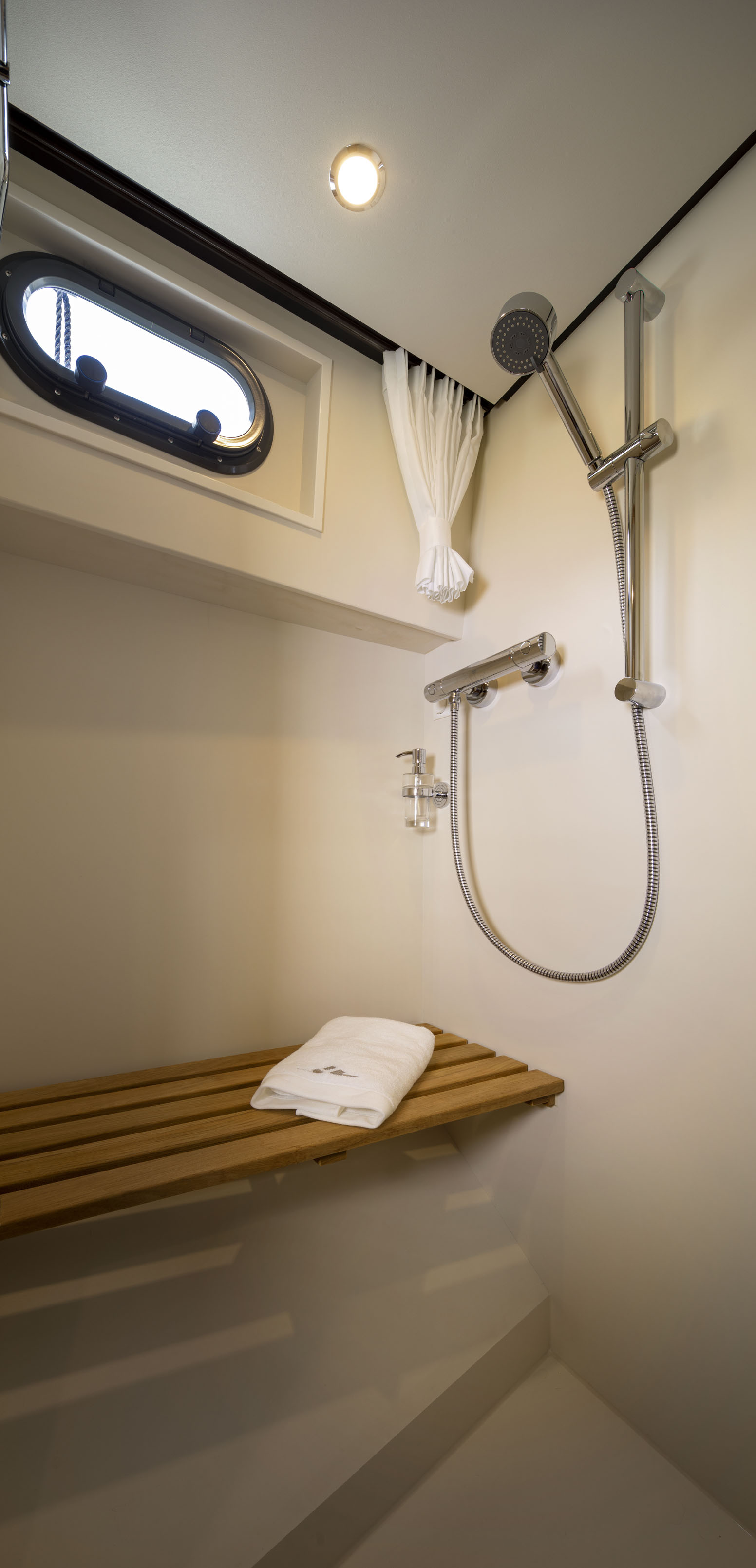 Photo #5 - Linssen 35 SL AC (L'Épicurien) in Le Landeron - 64089