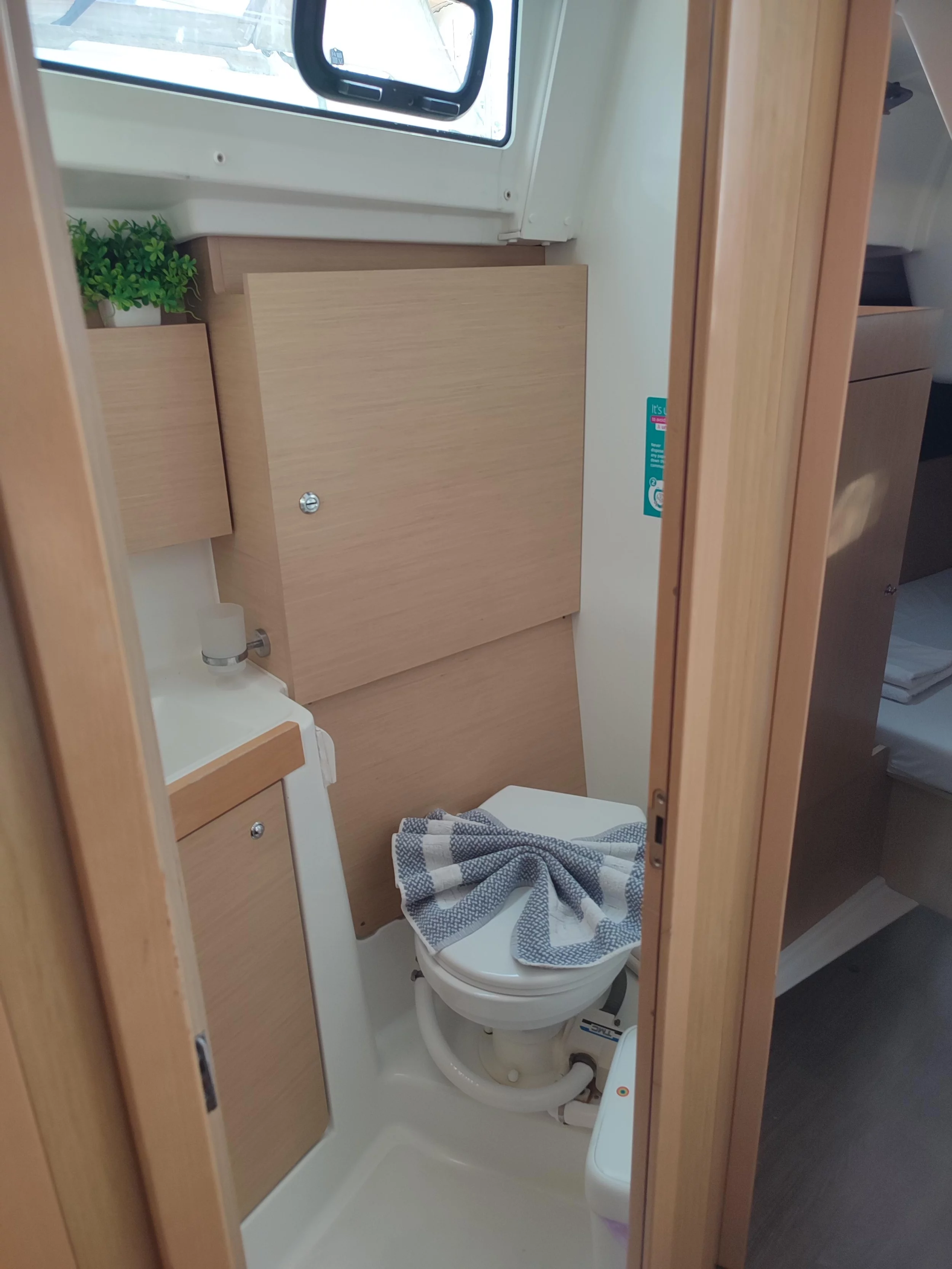 Oceanis 38 (Zografia)  - 12