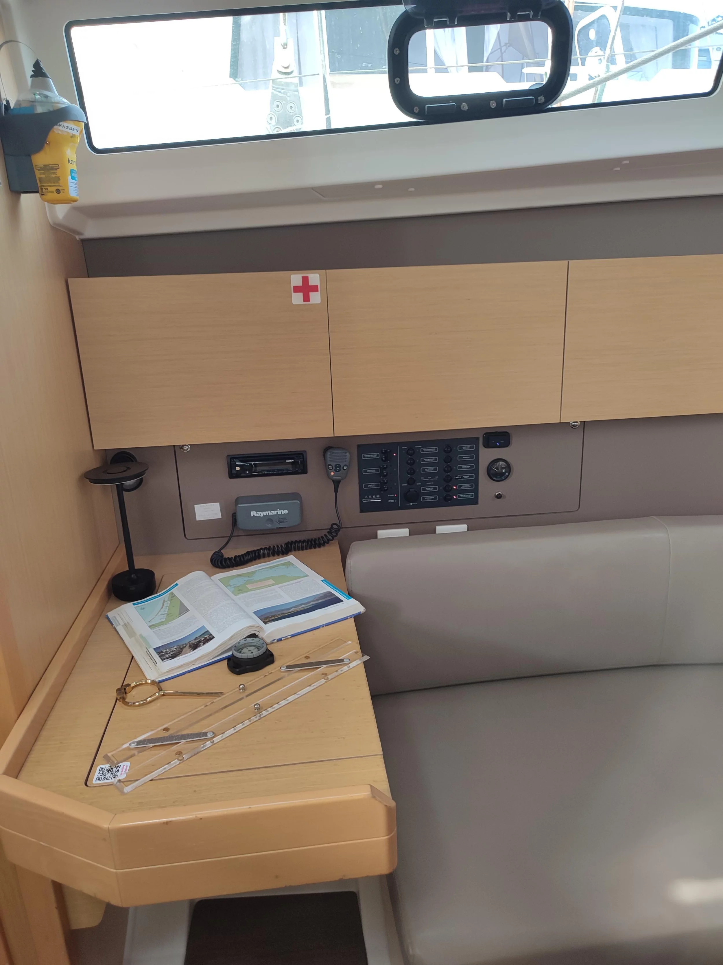 Oceanis 38 (Zografia)  - 14