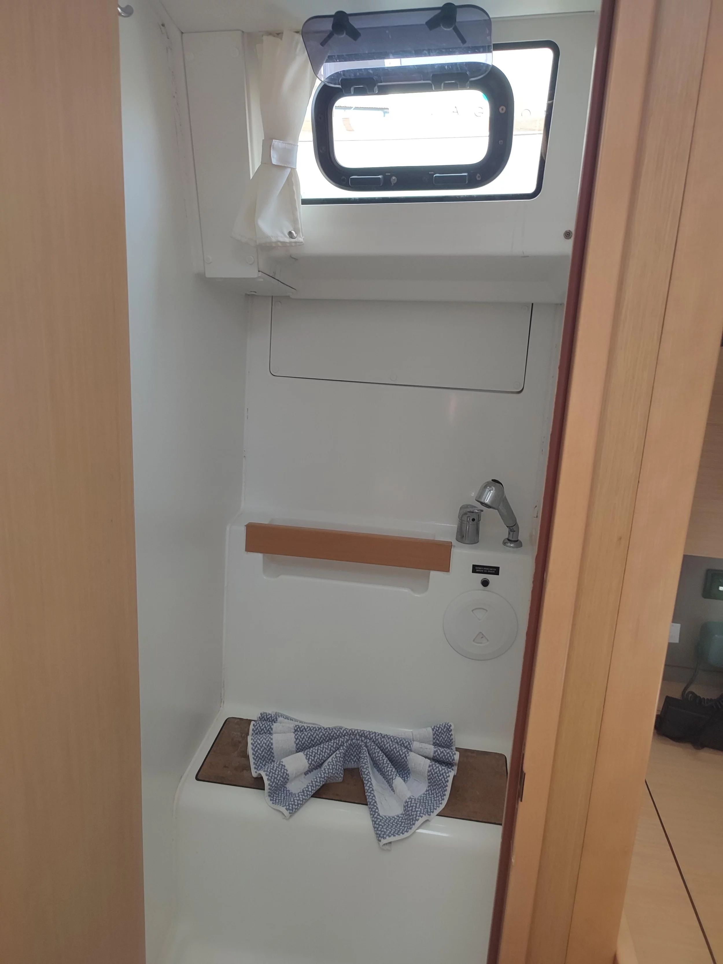 Oceanis 38 (Zografia)  - 13