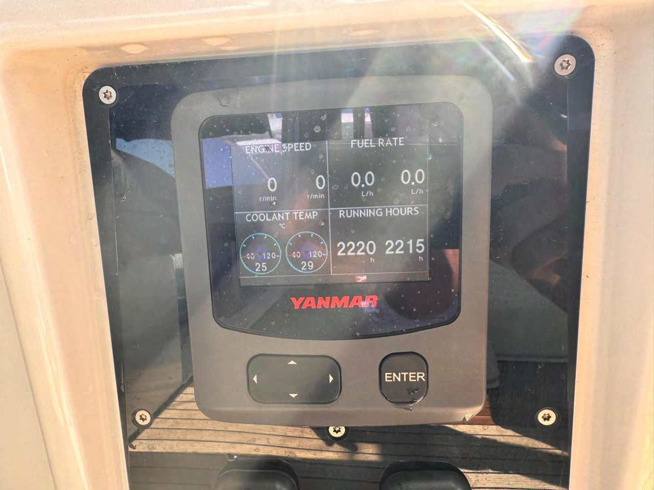 Photo #8 - Lagoon 52F (MADININA) in Lavrion - 64212