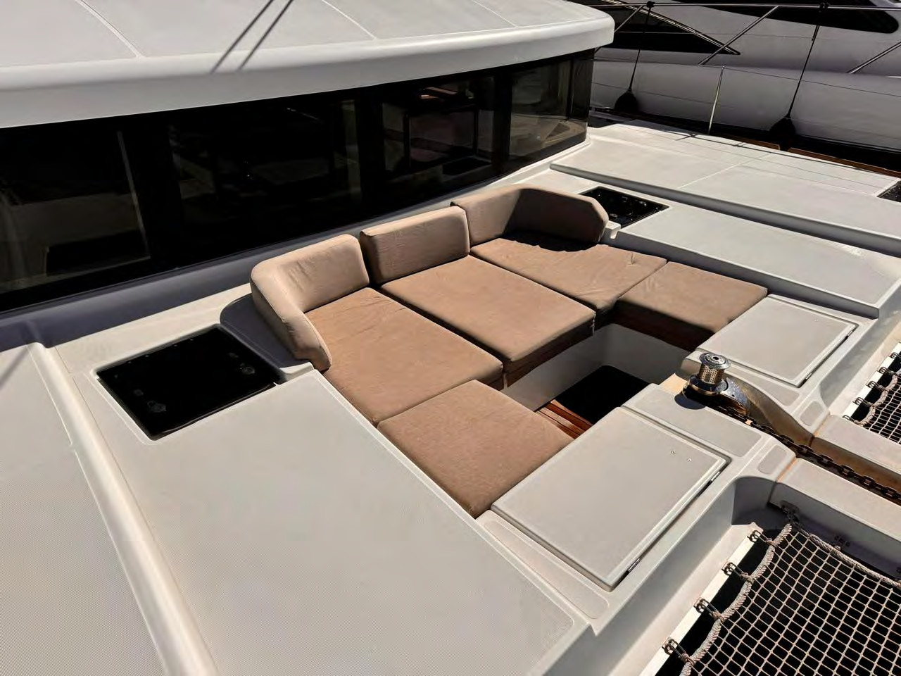 Photo #14 - Lagoon 52F (MADININA) in Lavrion - 64212