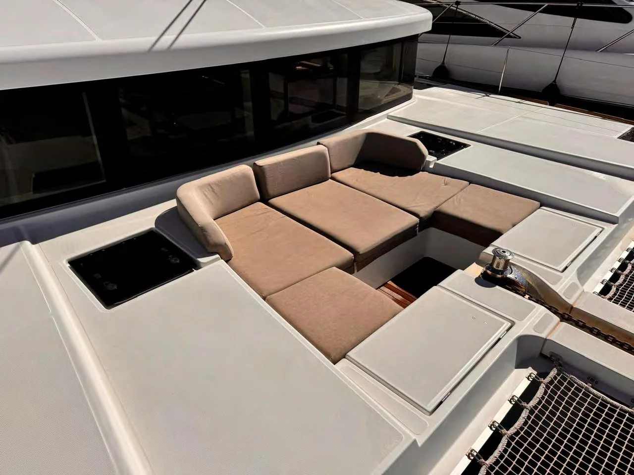 Lagoon 52F (MADININA)  - 13