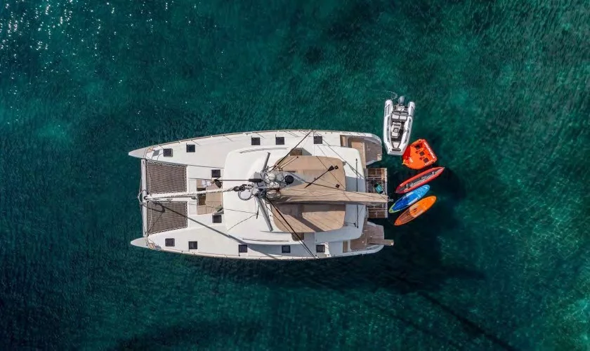 Lagoon 52F (MADININA)  - 15