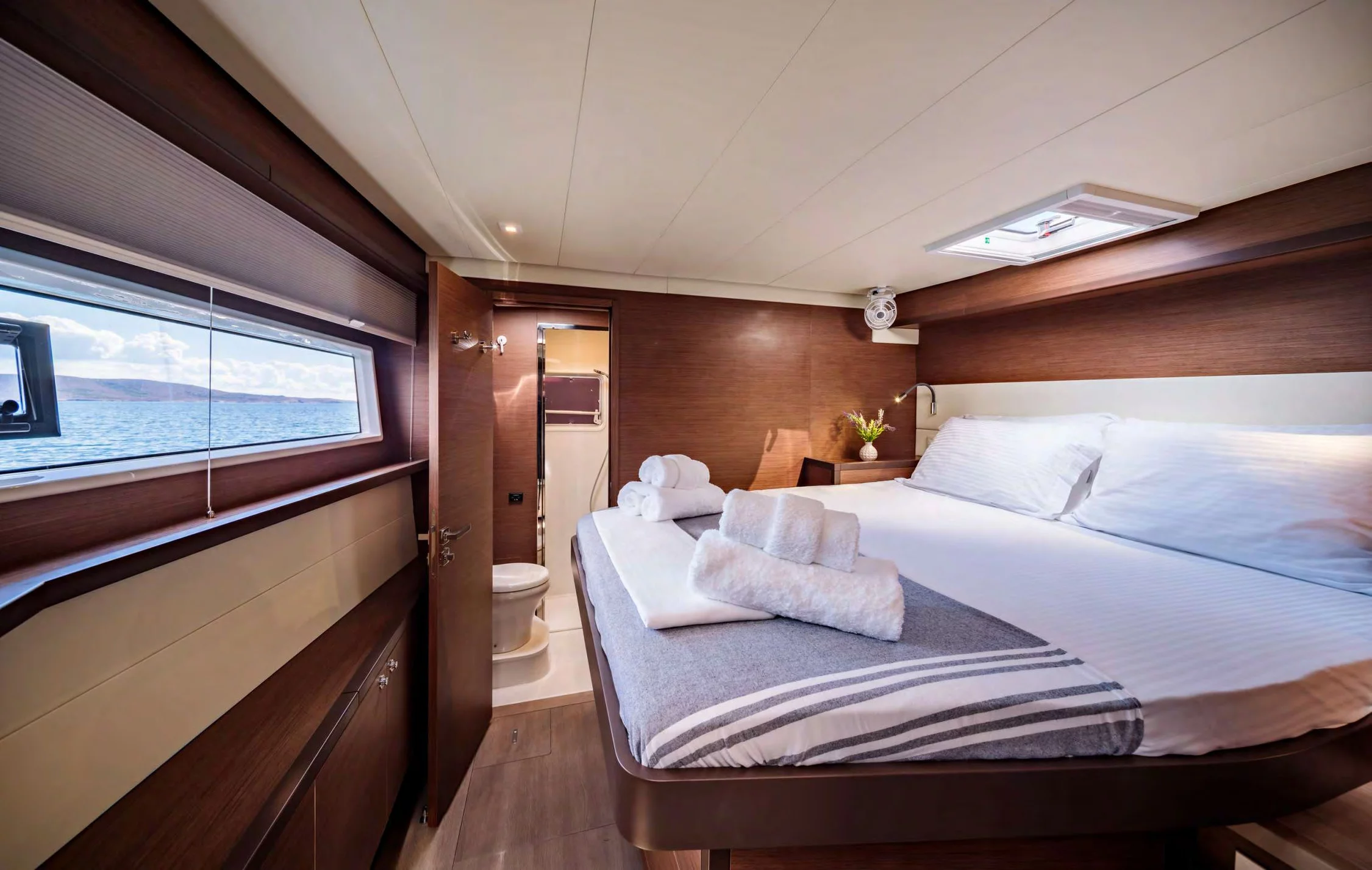 Lagoon 52F (MADININA)  - 5