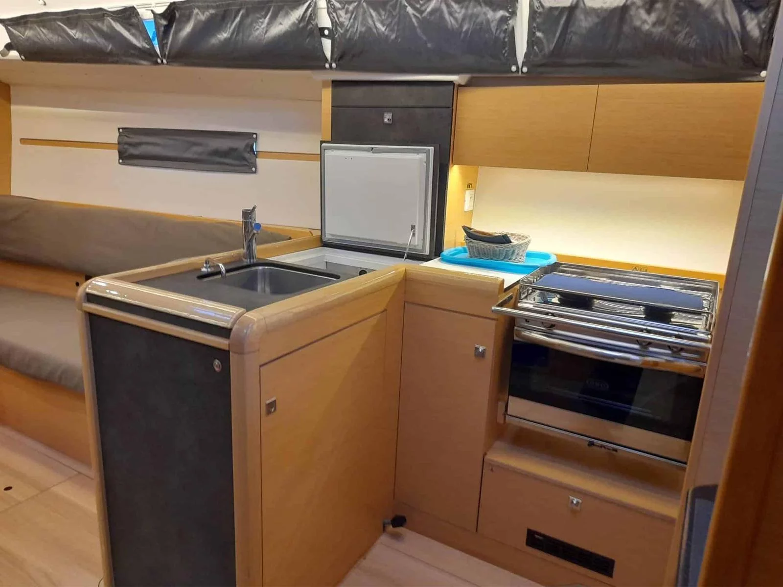 Sun Odyssey 349 (Anatema) Interior image - 8