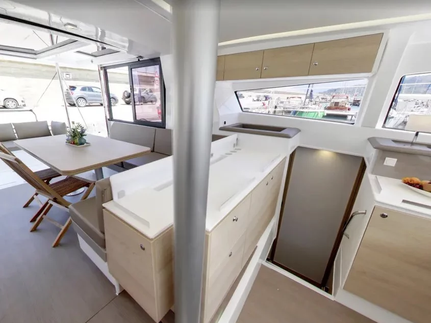 Bali 4.1 (Siga Siga) Interior image - 4