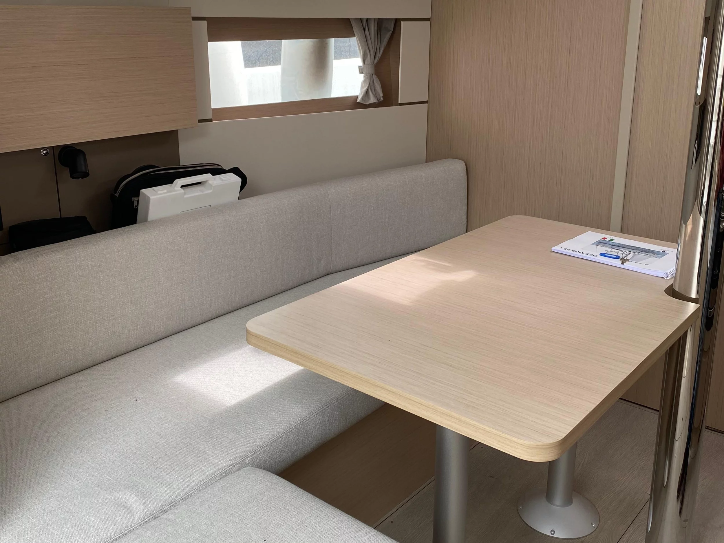 Oceanis 38.1 (Sea Wolf) Interior image - 4
