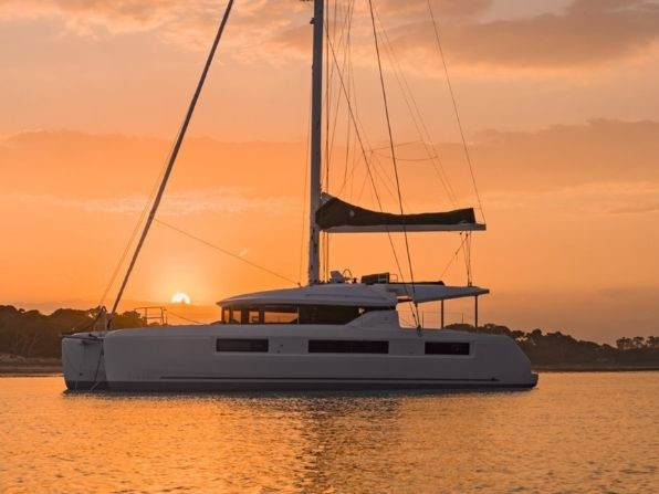 Lagoon 50 — photo 1