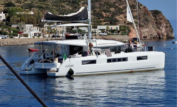 Lagoon 50 — photo 24