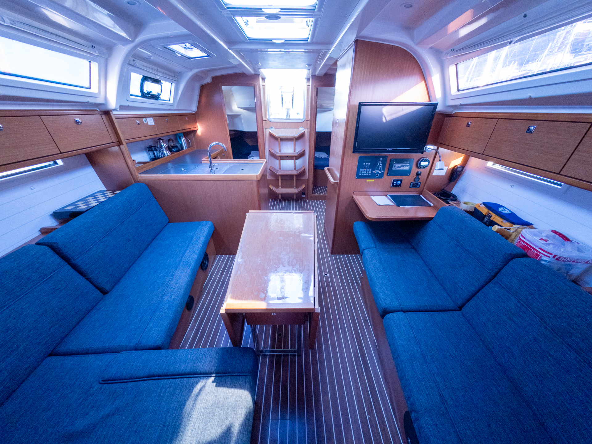 Bavaria Cruiser 37 — photo 7