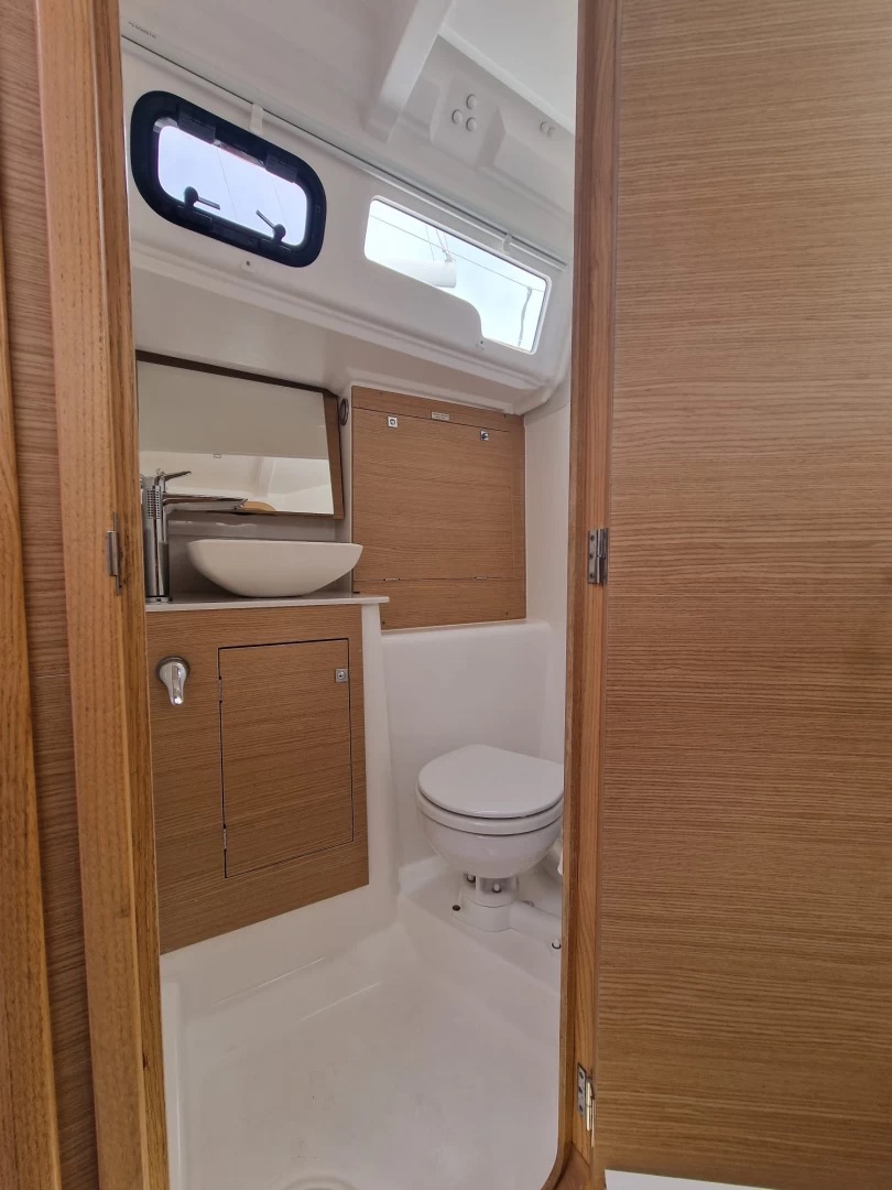 Dufour 360 — photo 6