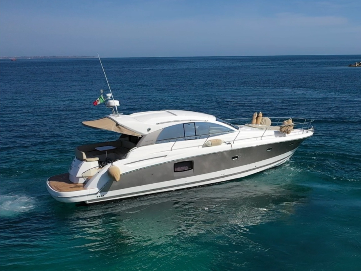 Prestige 440 S — photo 1