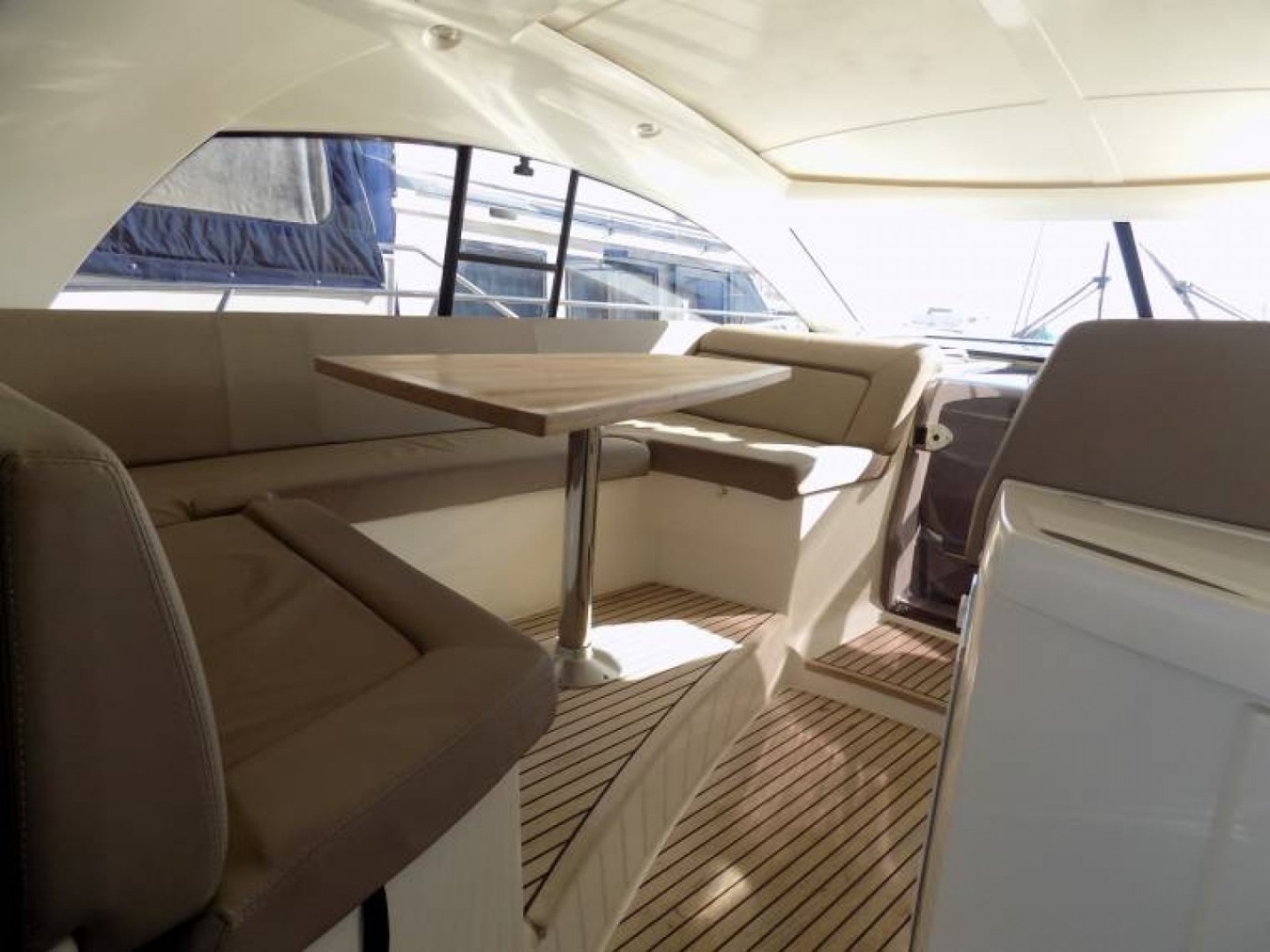 Prestige 440 S — photo 4