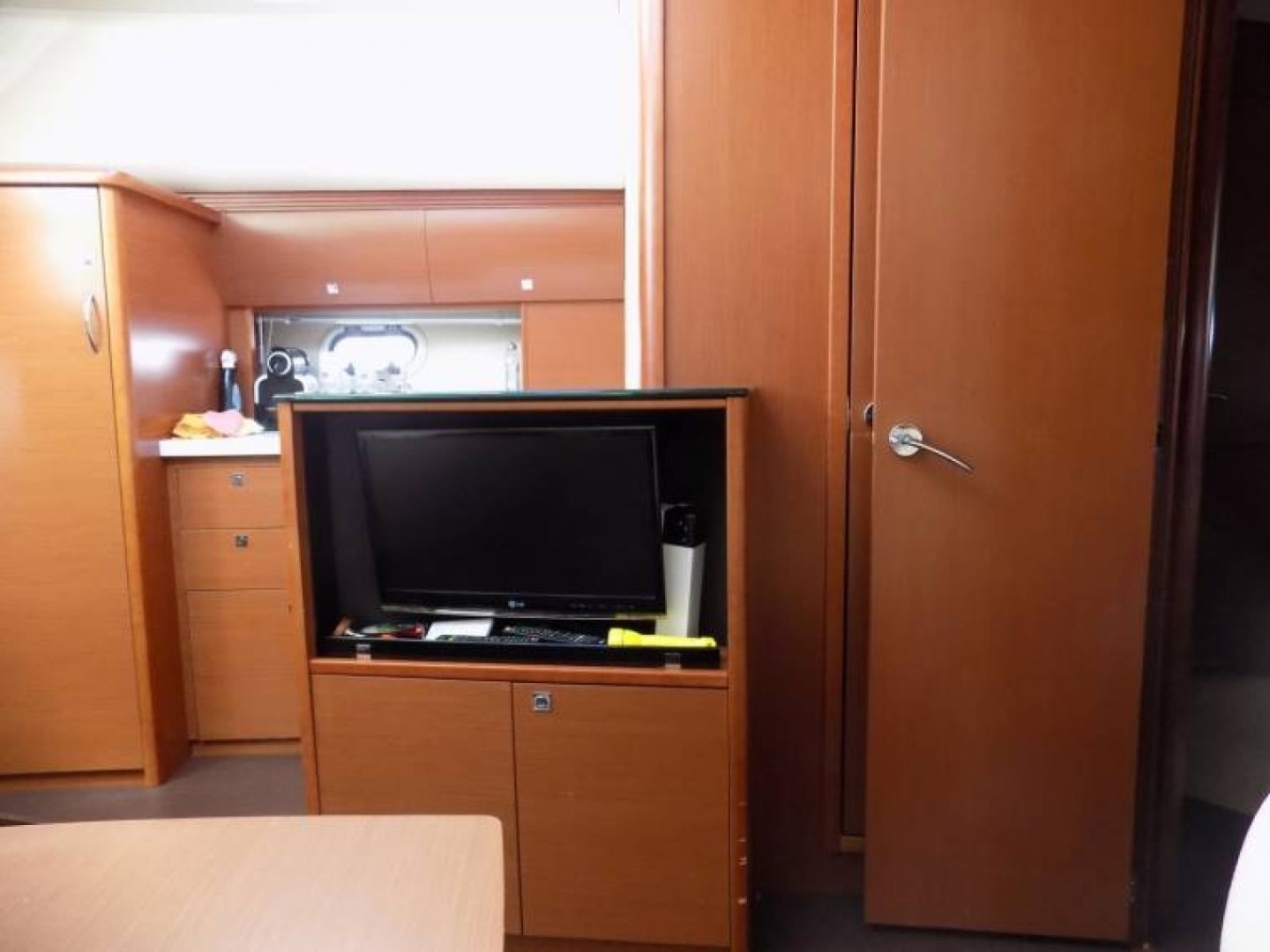 Prestige 440 S — photo 20