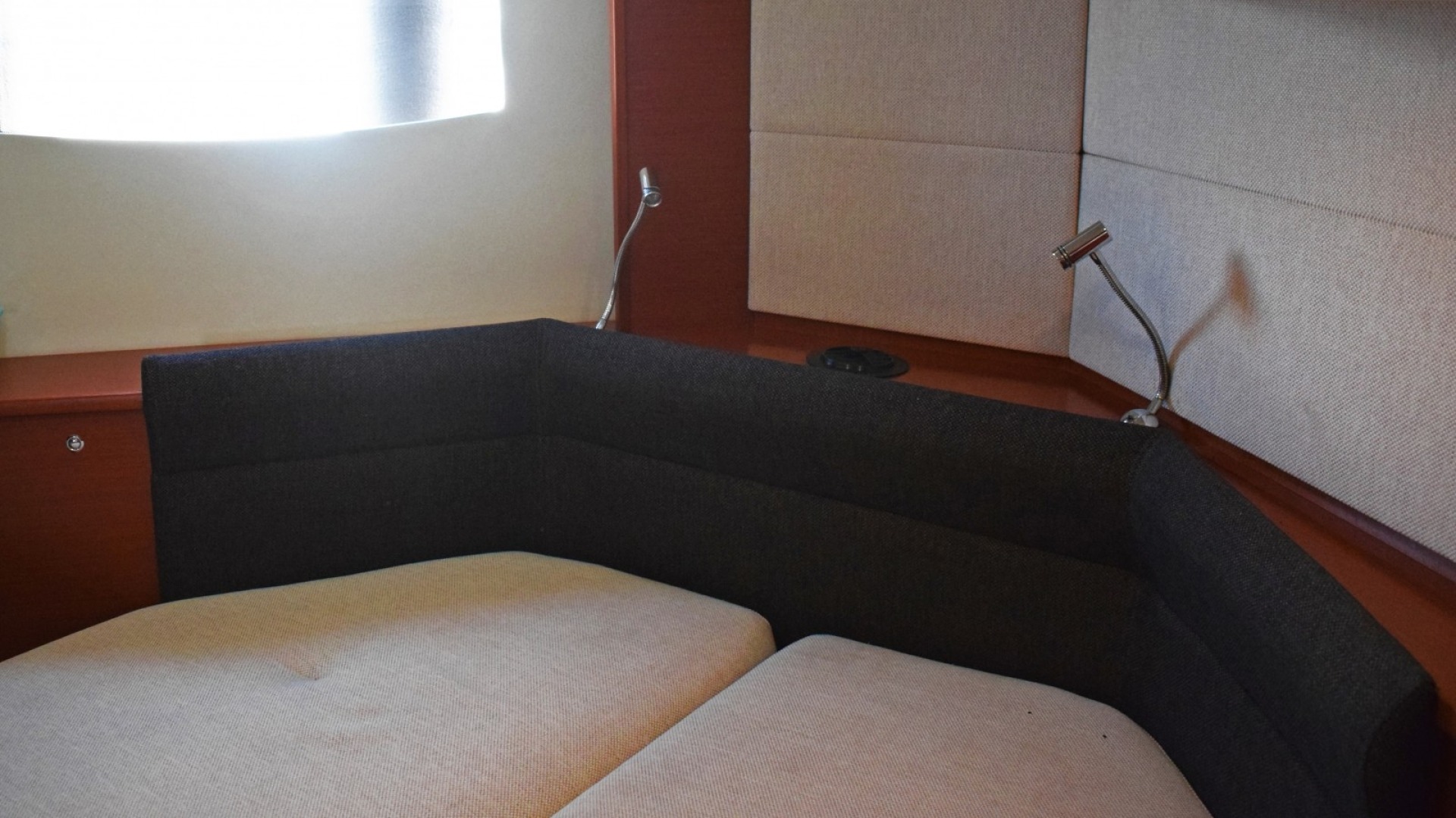 Prestige 440 S — photo 11