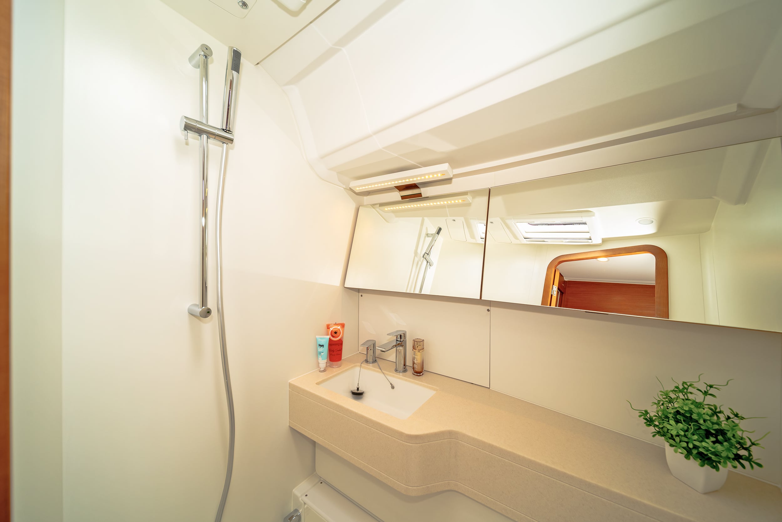 Dufour 44 — photo 21