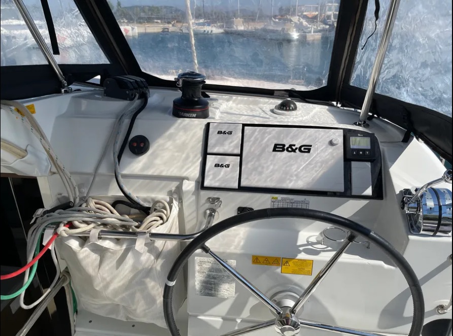 Lagoon 40 — photo 11