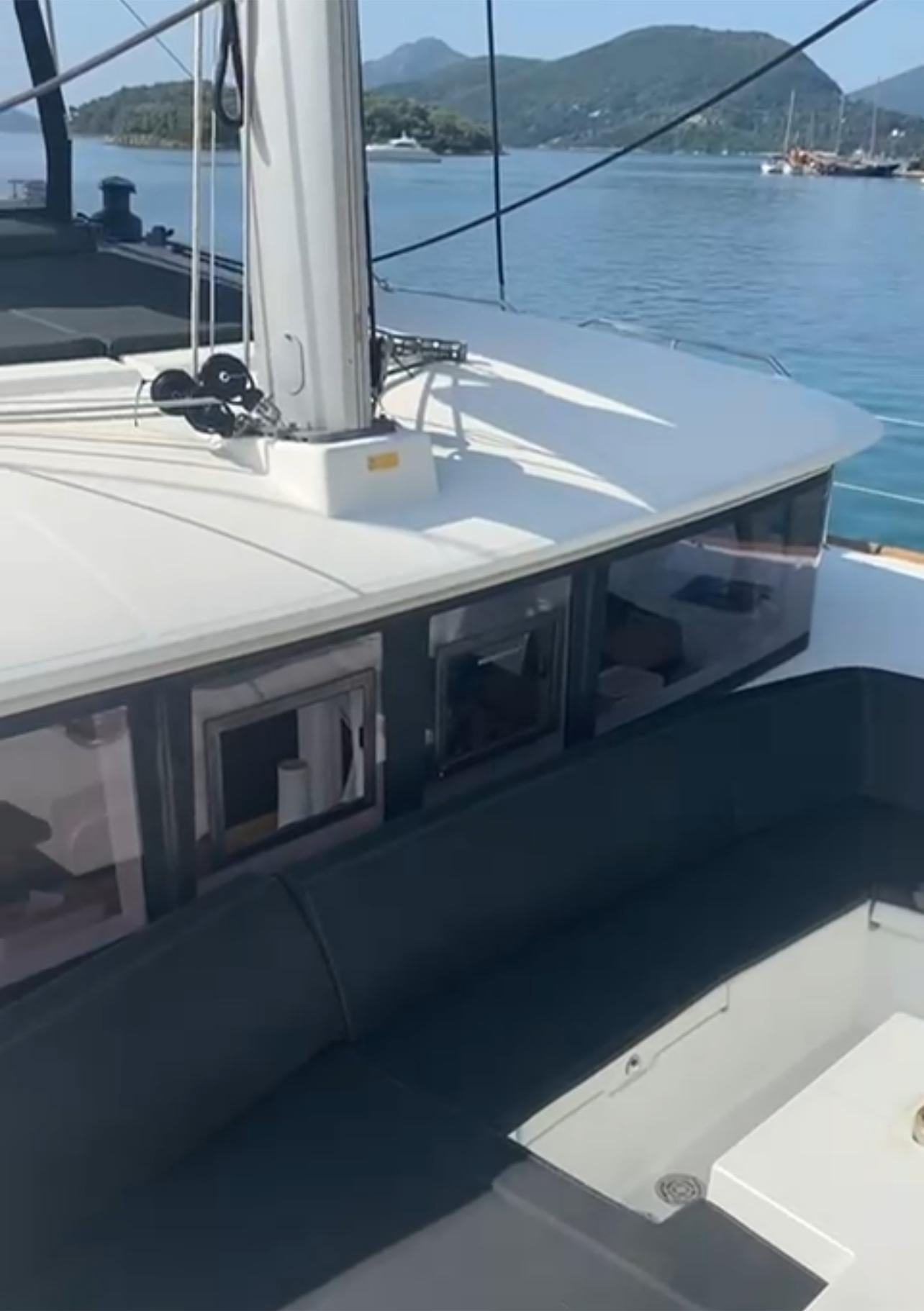 Lagoon 450 Flybridge — photo 6