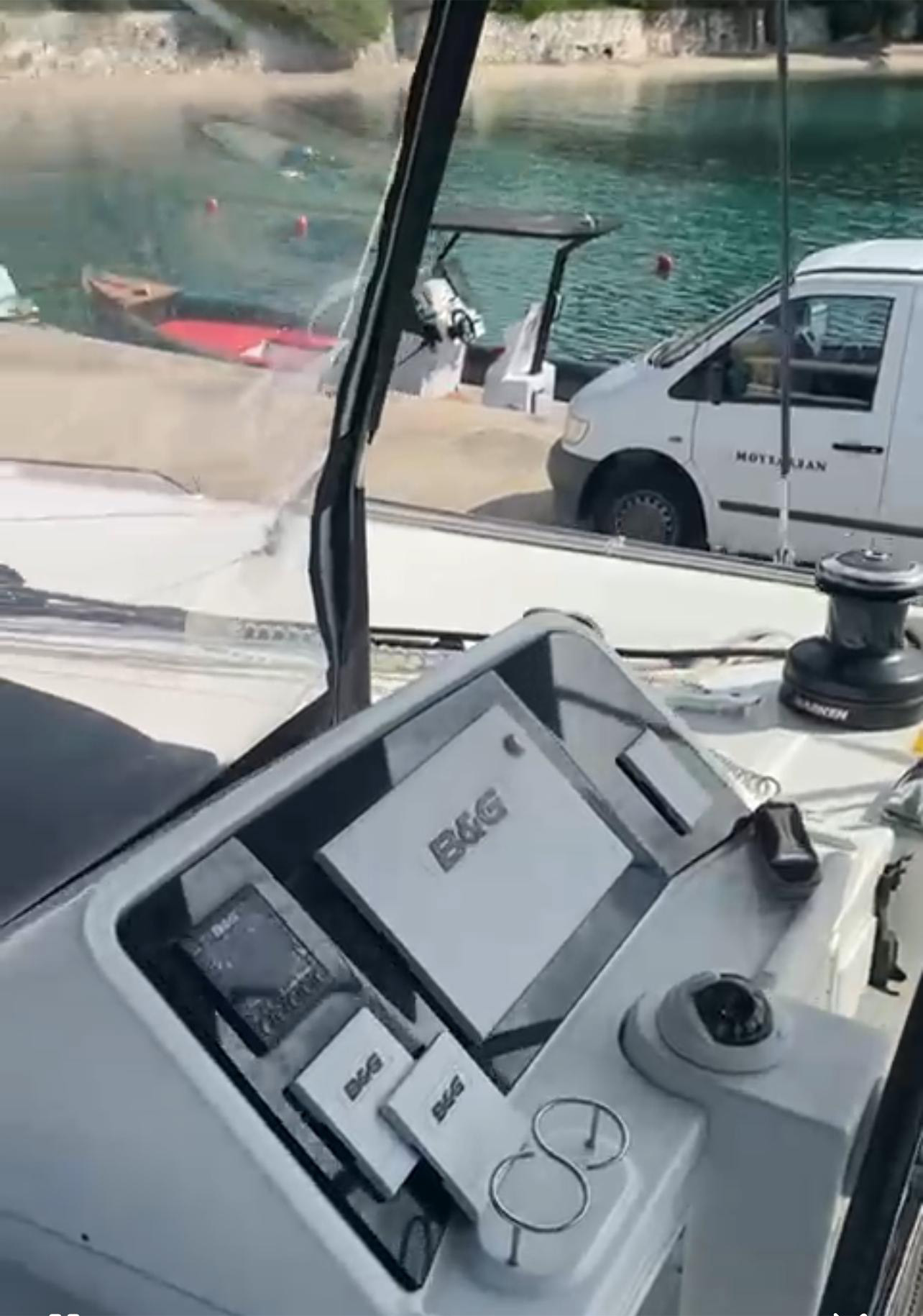 Lagoon 450 Flybridge — photo 2