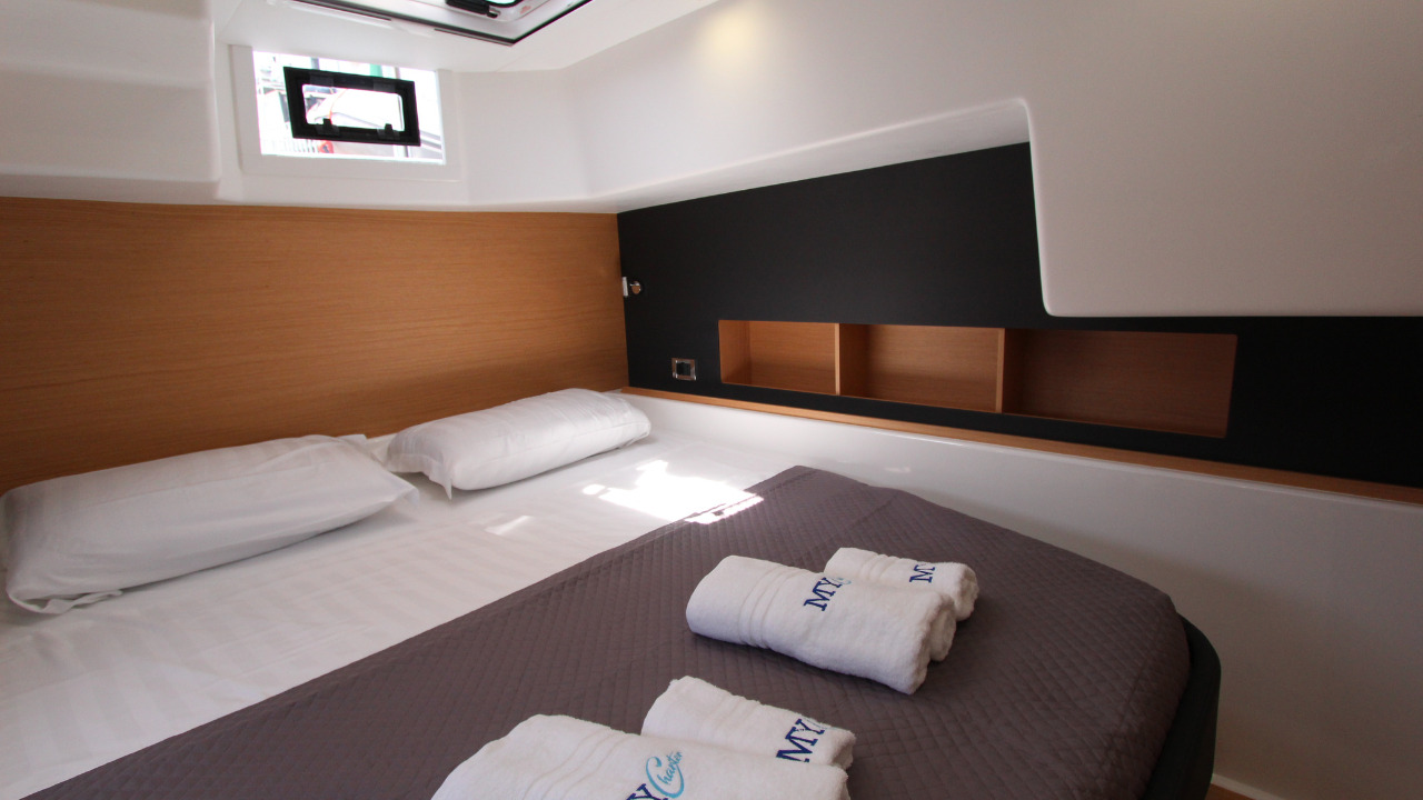Dufour Catamaran 48 5c+5h — photo 13