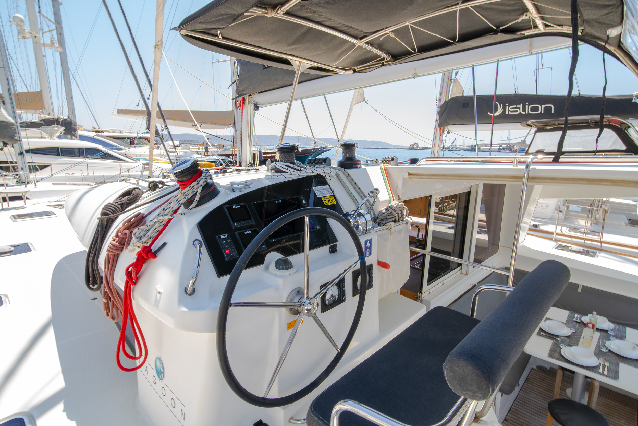 Lagoon 400 S2. — photo 4