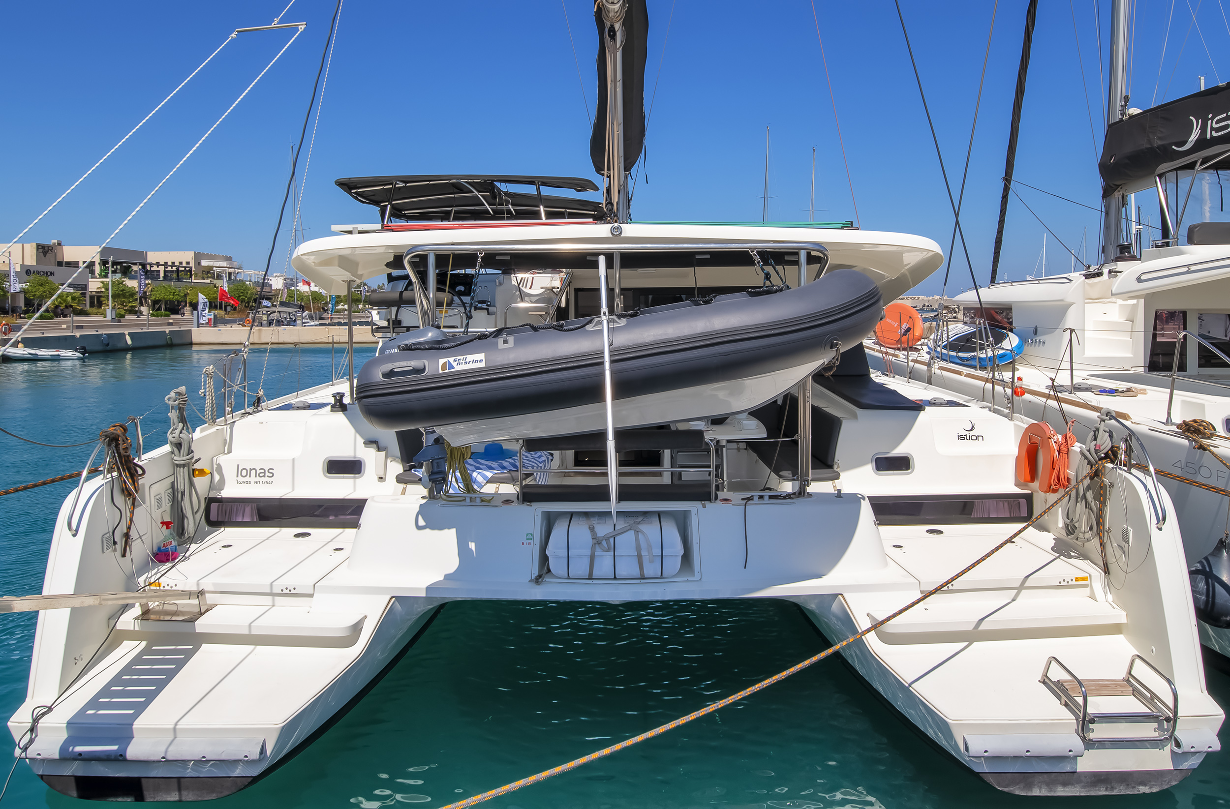 Lagoon 42 & GEN — photo 9