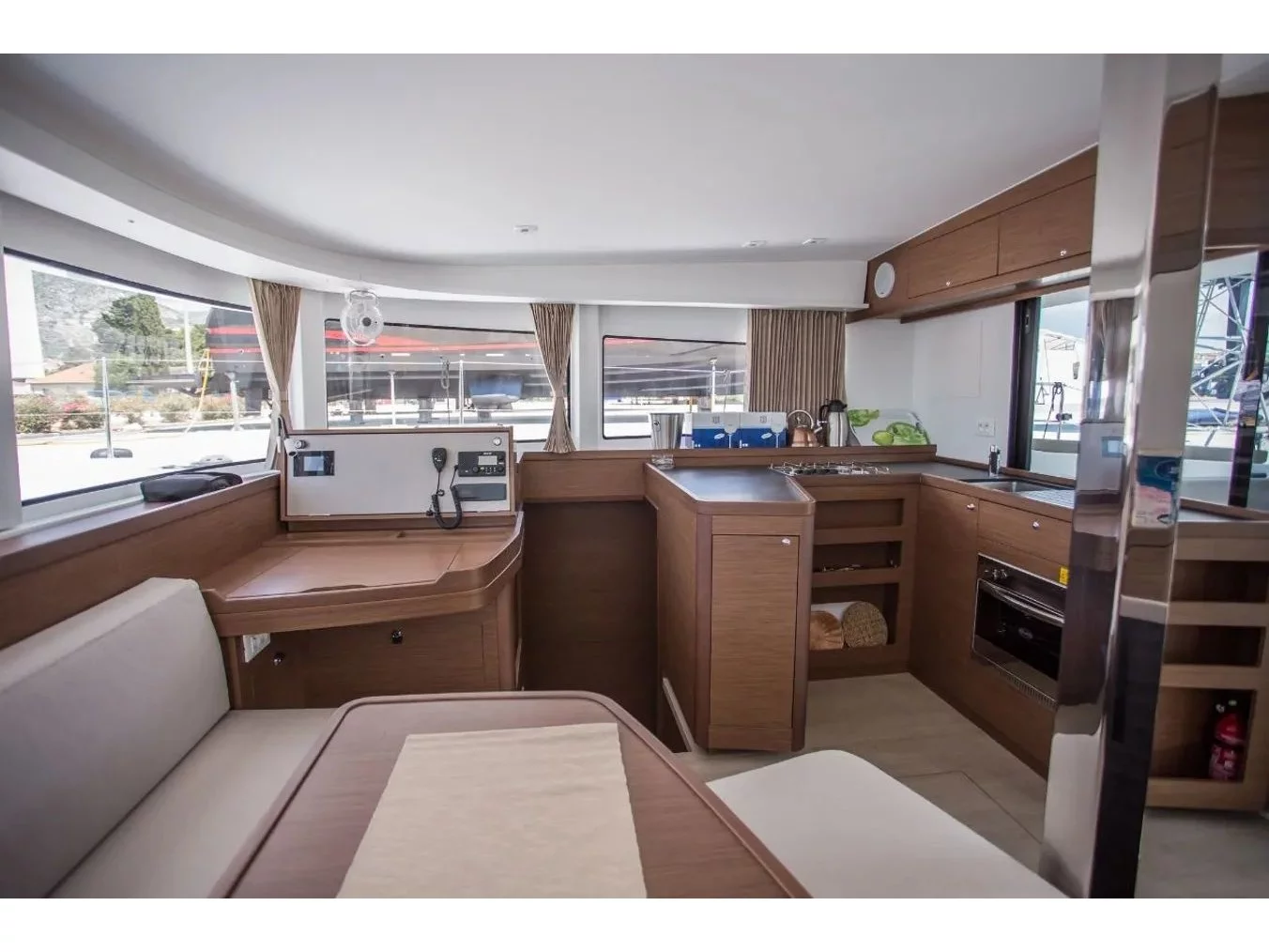 Lagoon 42 (Ariel 3) Interior image - 3