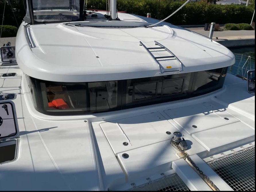 Lagoon 40 — photo 2