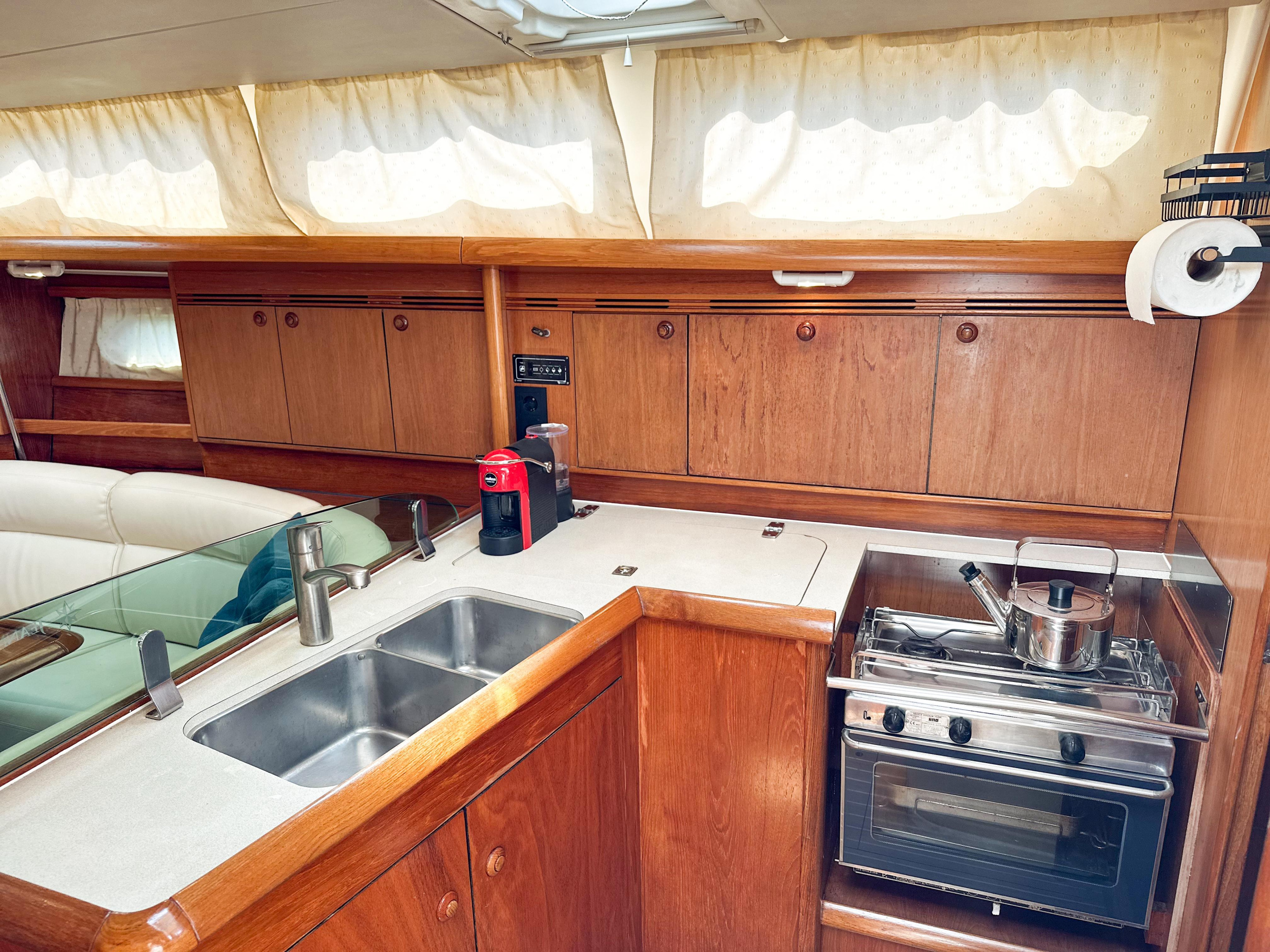 Sun Odyssey 40.3 — photo 8
