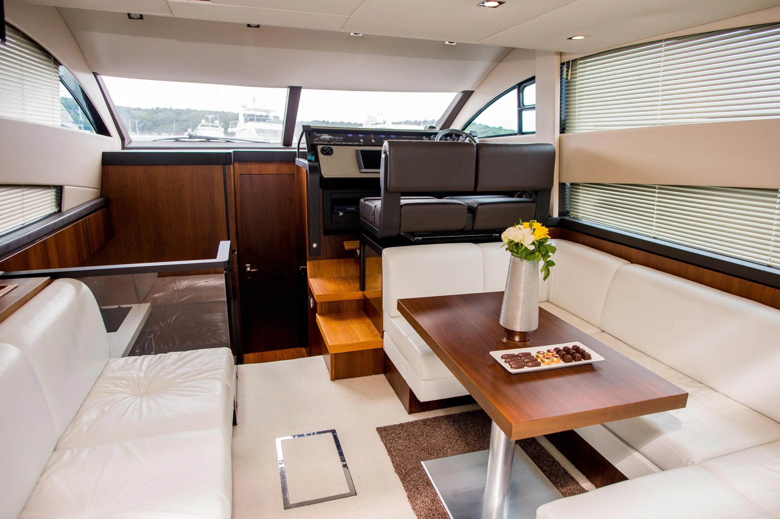 Fairline Squadron 42 (Solitaire)  - 17